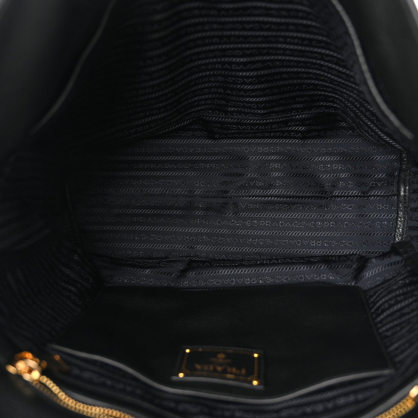 Vitello Daino Tote Black