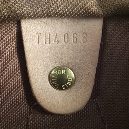 Louis Vuitton Monogram Speedy 30 7 of 9