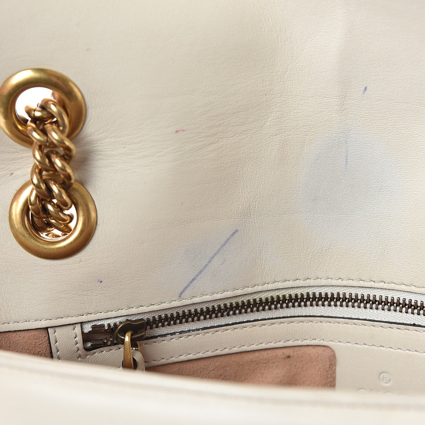 Calfskin Matelasse Medium GG Marmont Shoulder Bag White