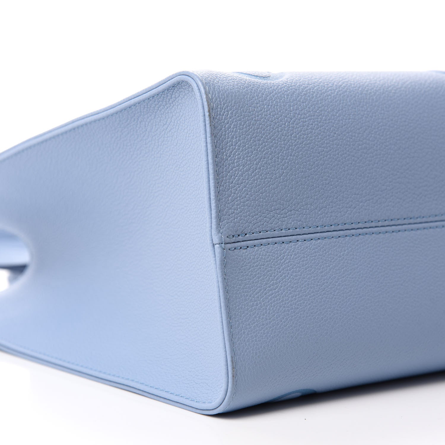 Louis Vuitton Empreinte Monogram Giant By The Pool Onthego MM Summer Blue 6 of 10