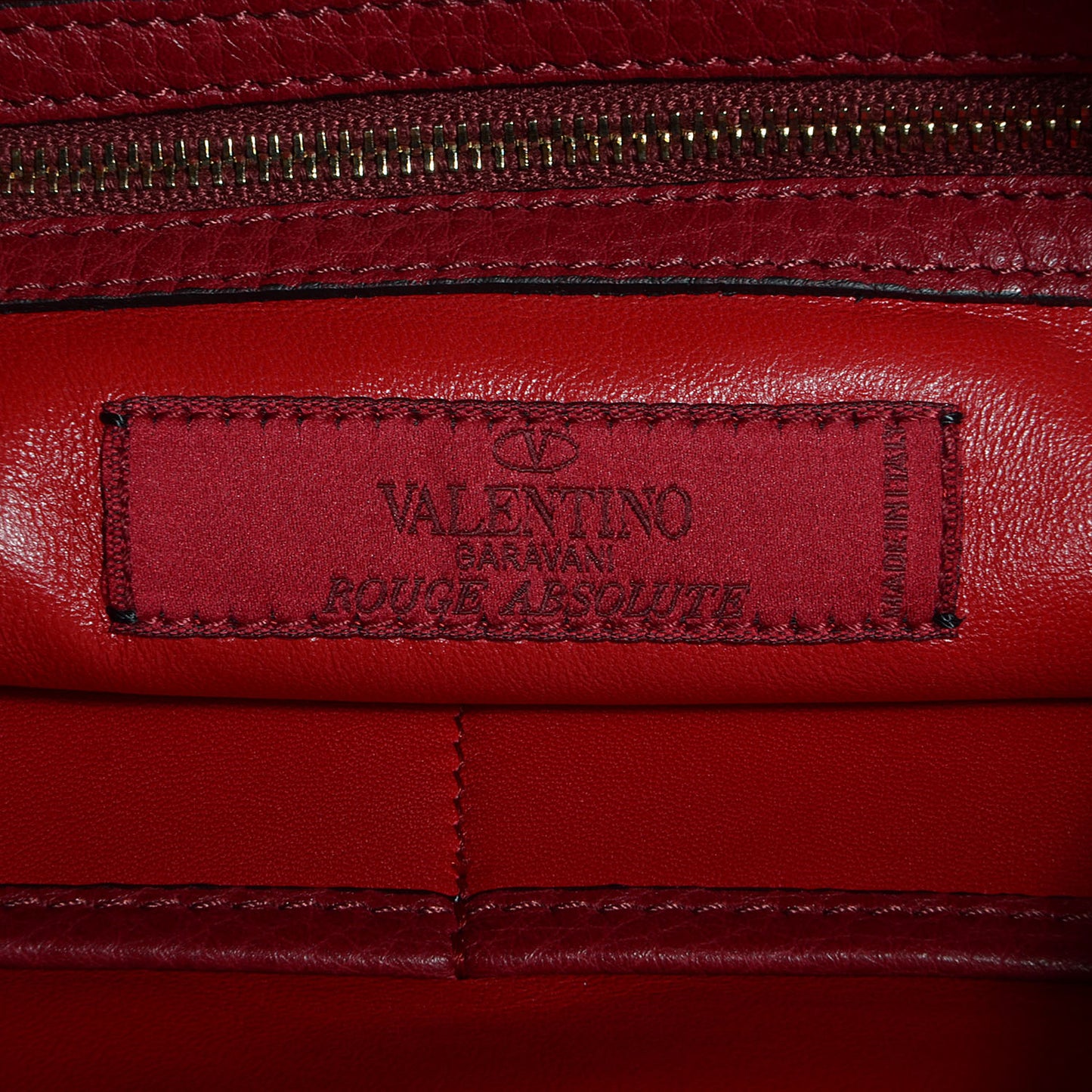 Pebbled Calfskin Large Rockstud Zip Wristlet Pouch Red