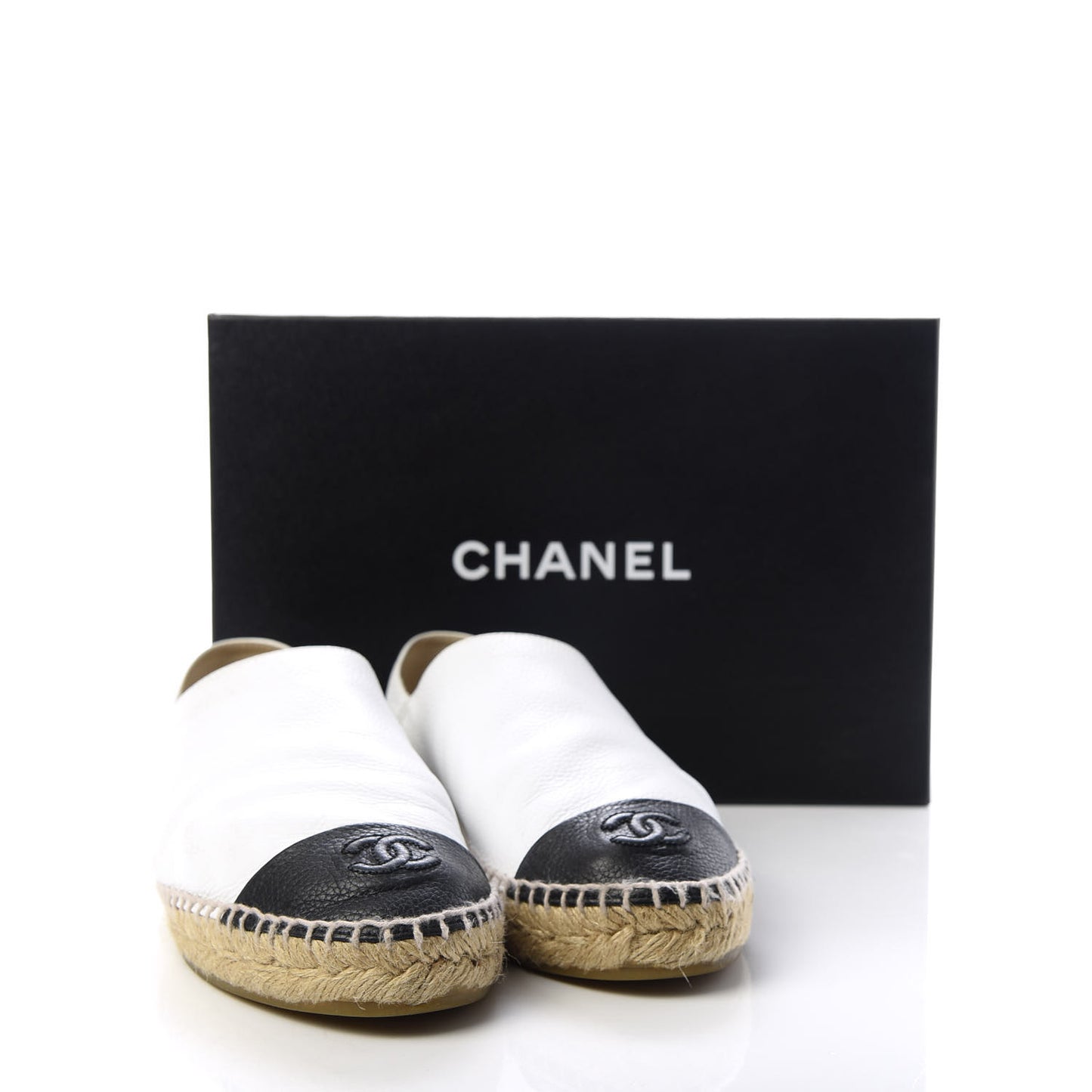 Grained Calfskin CC Espadrilles 40 White Black