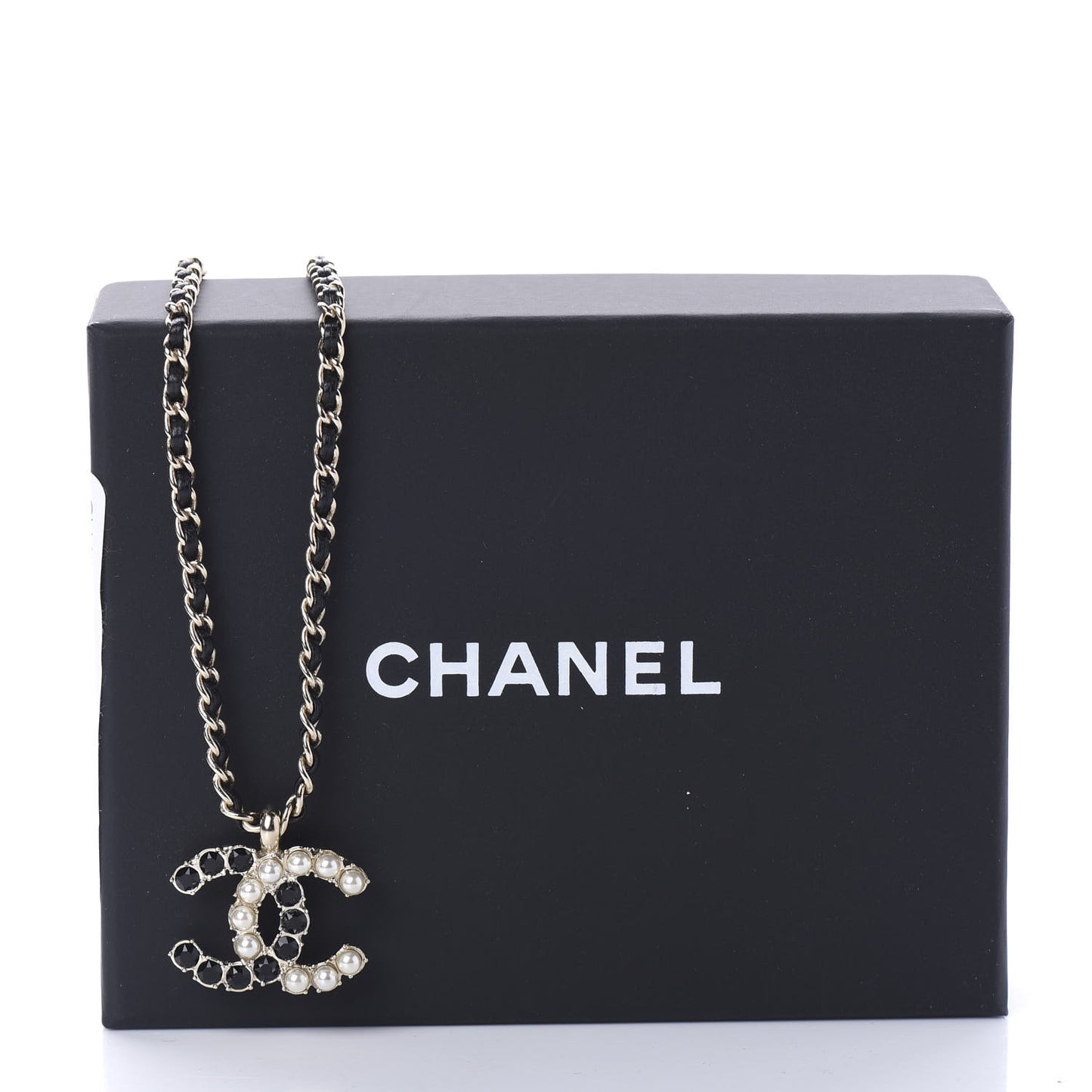 Lambskin Resin Pearl Dazzling Domino Short Necklace Gold Black