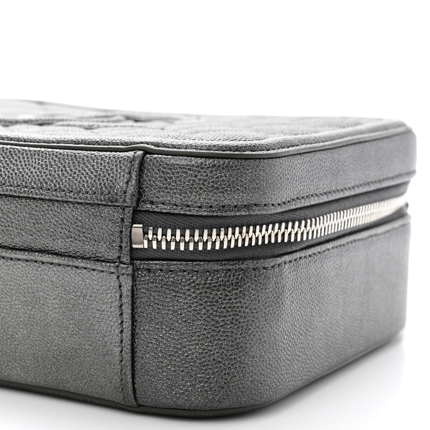 Chanel Metallic Caviar Quilted Medium CC Filigree Vanity Case Dark Silver 10 of 11
