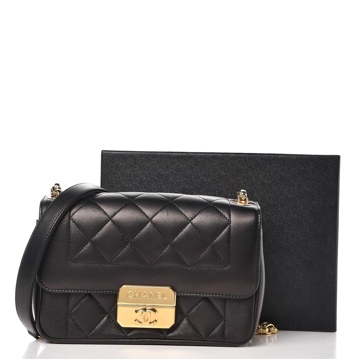 Lambskin Mini Chic With Me Flap Black