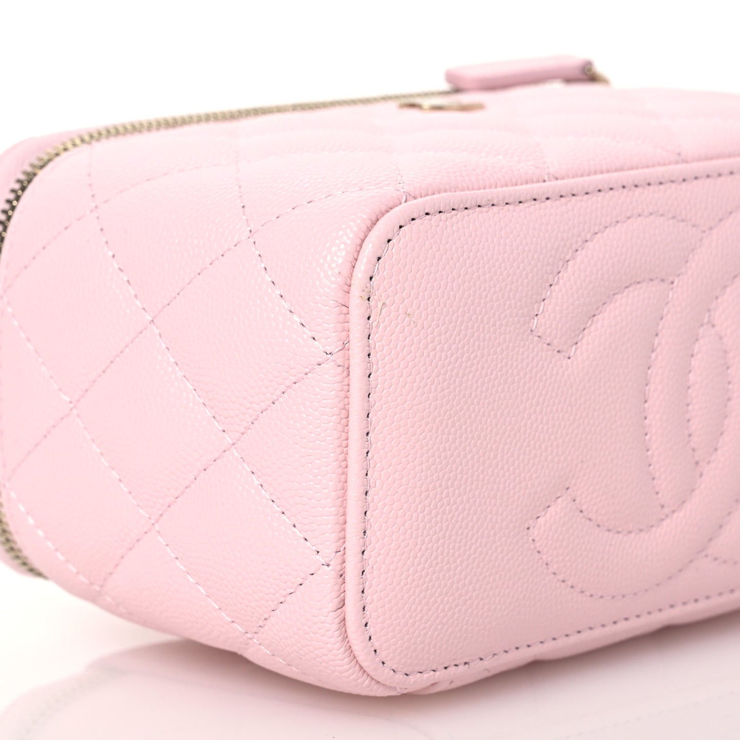 Caviar Quilted Small Vanity Case With Chain Light Pink