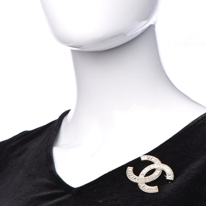 Chanel Baguette Crystal CC Brooch Gold 2 of 4