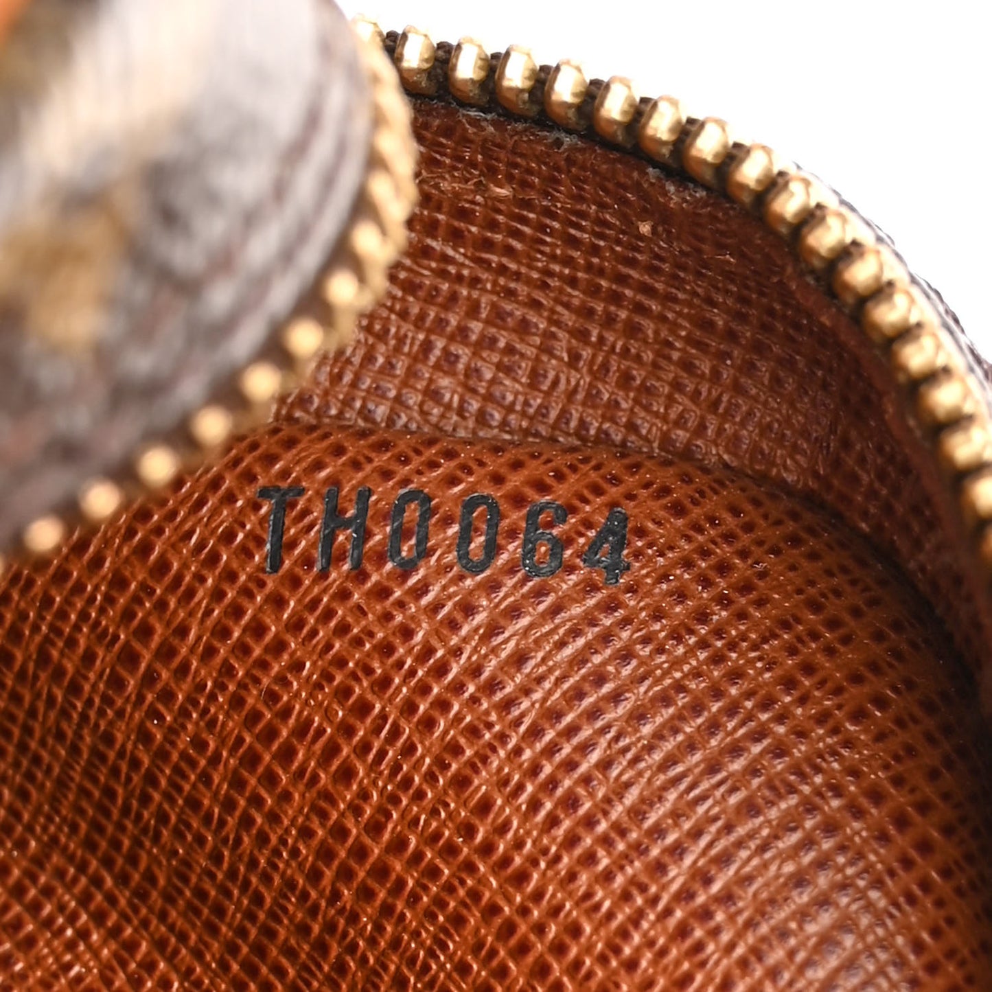Monogram Amazone