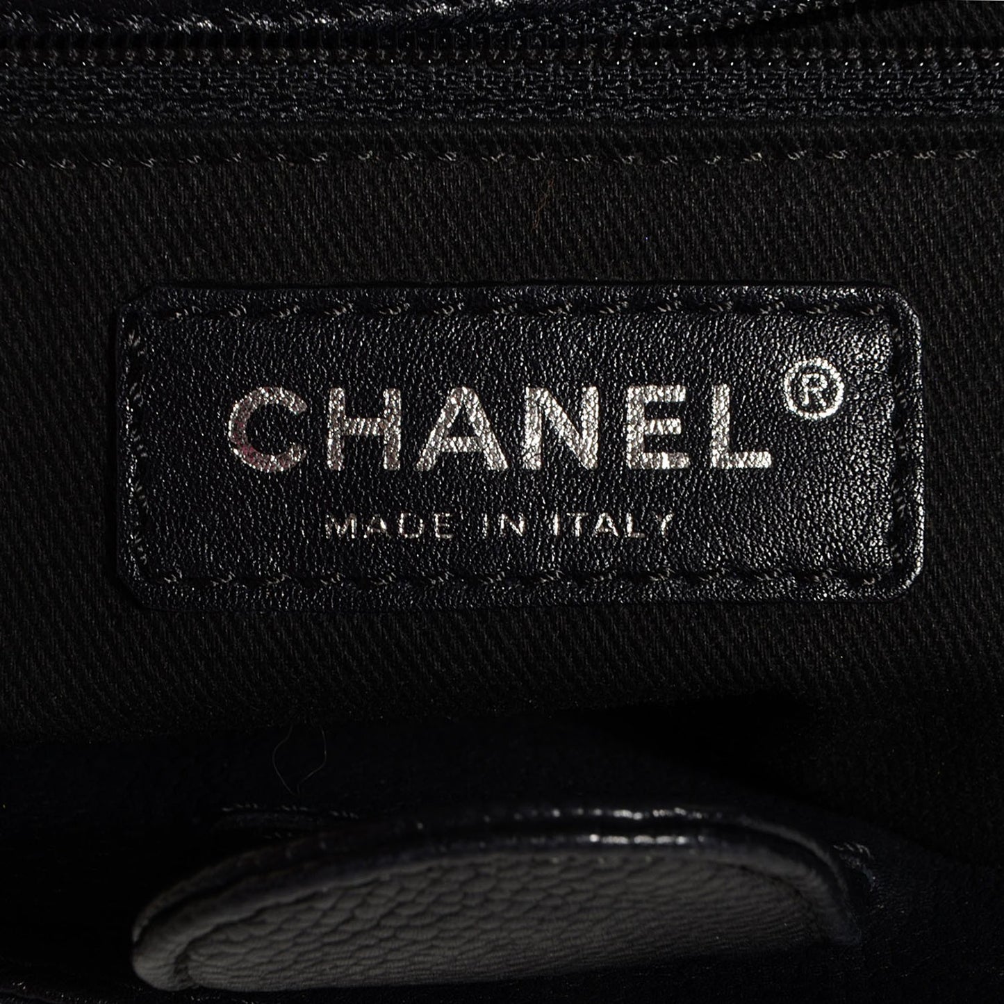 Caviar Quilted Petit Shopping Tote PST Black