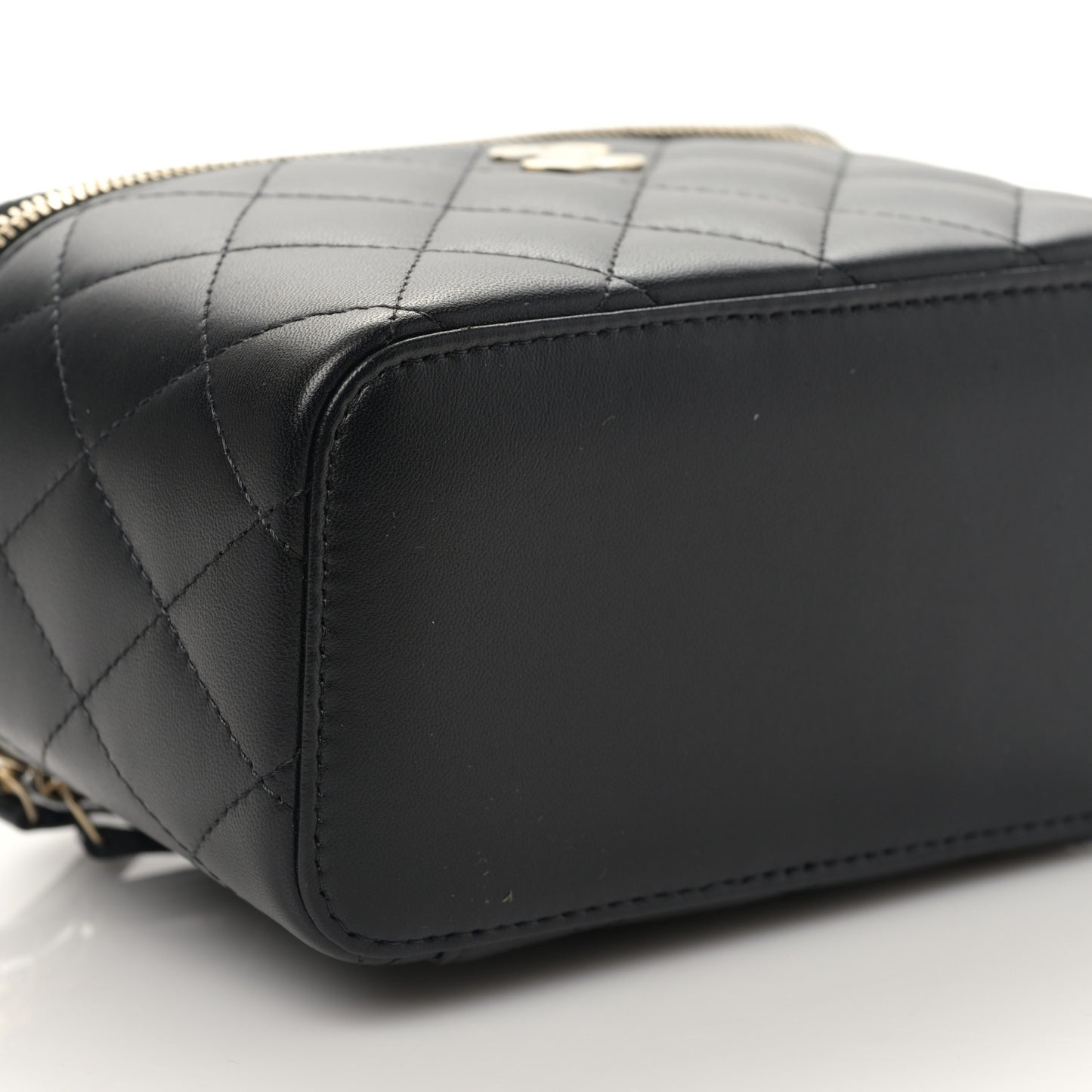 Lambskin Quilted Small Top Handle Vanity Case With Chain Black