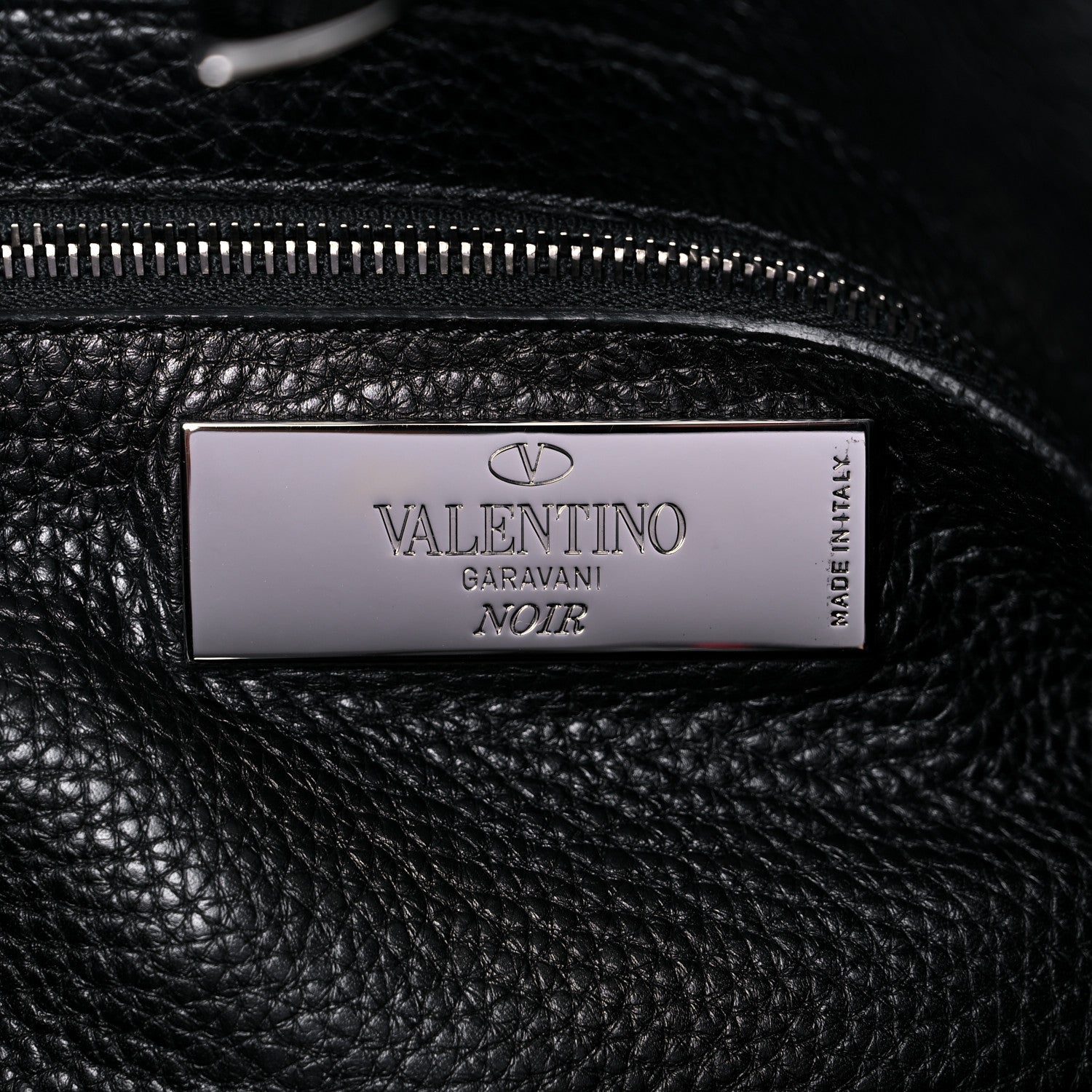 Valentino Garavani Grained Calfskin Onyx Medium Rockstud Rolling Tote Black 6 of 14