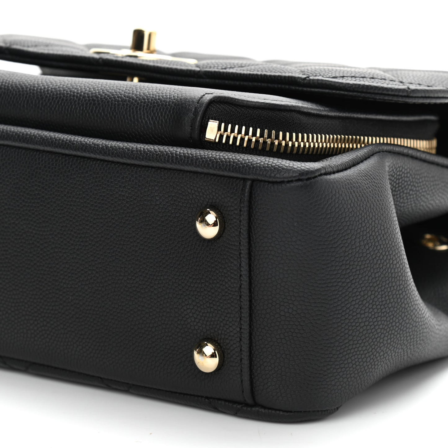 Caviar Quilted Medium Business Affinity Flap Black