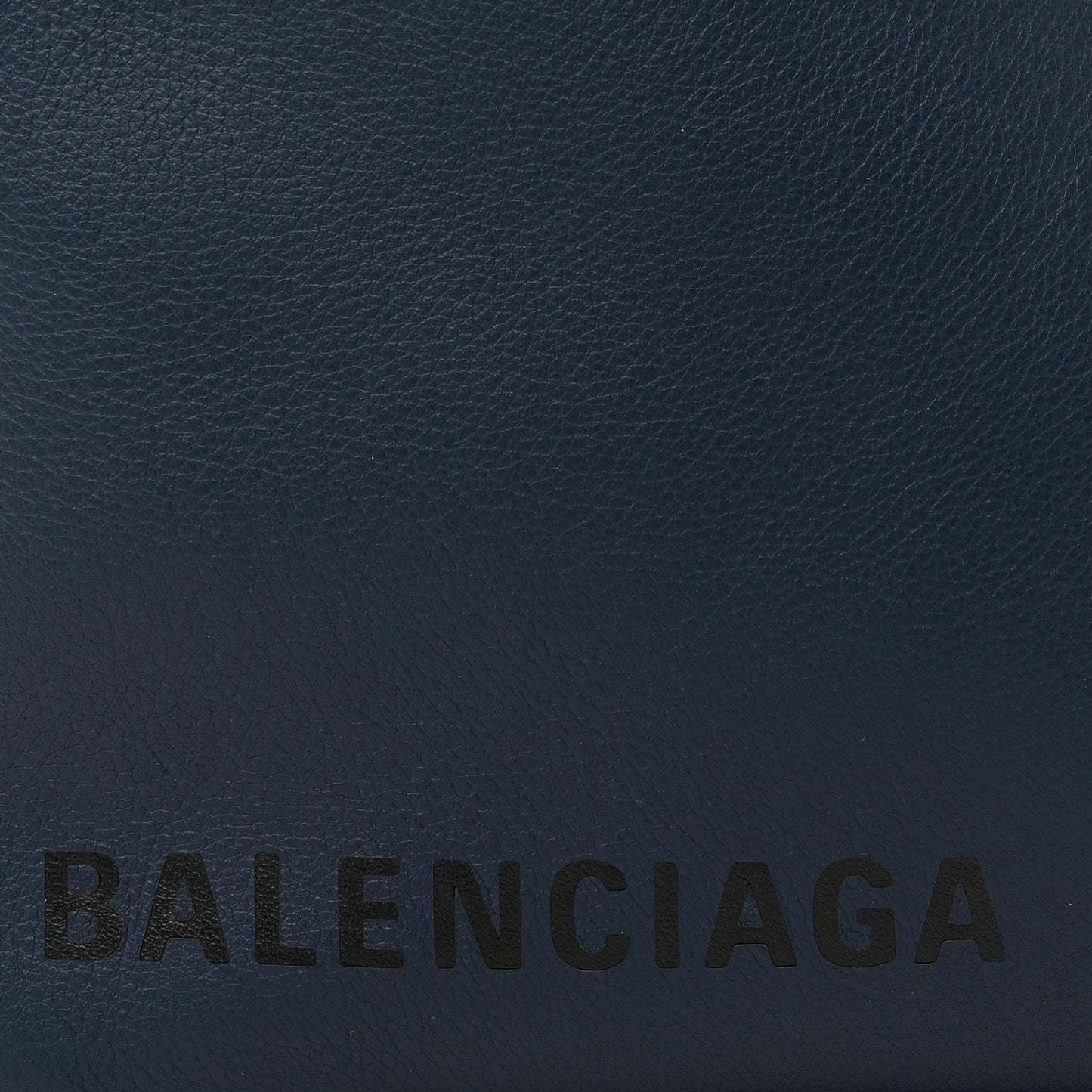 Calfskin Triangle Pouch M Bleu Canopee
