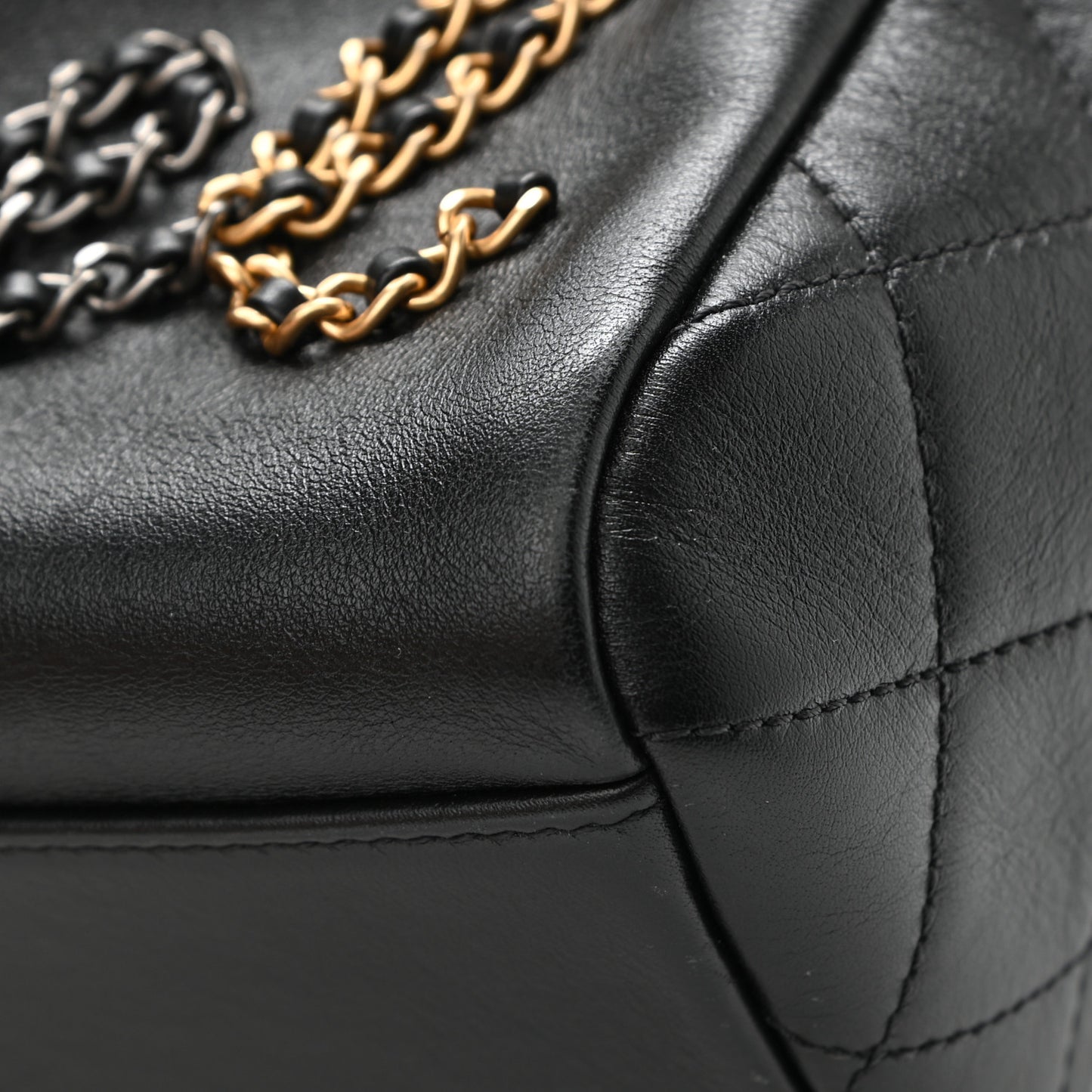 Calfskin Chain 20s Signature Hobo Black