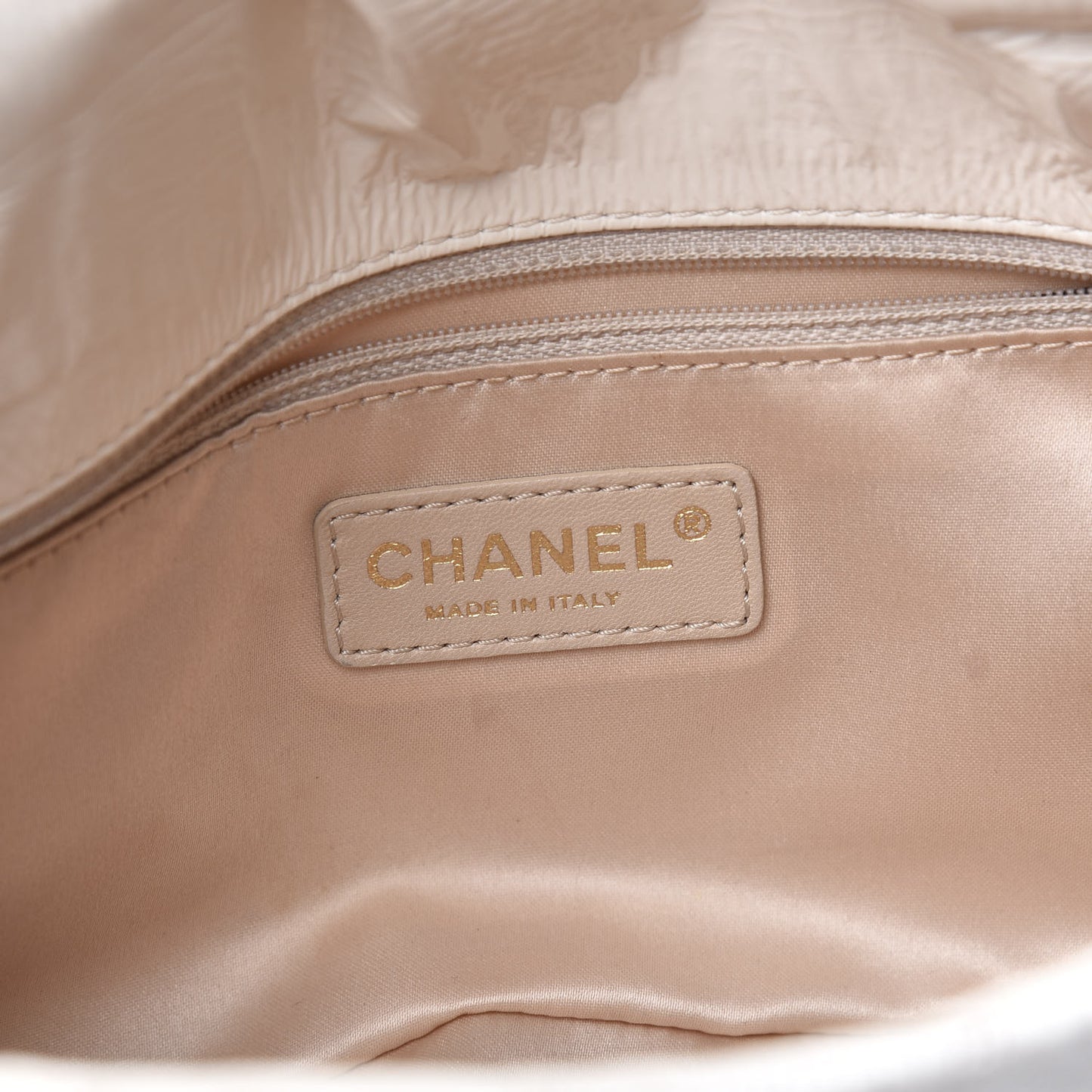 Vinyl Rock in Moscow Flap White