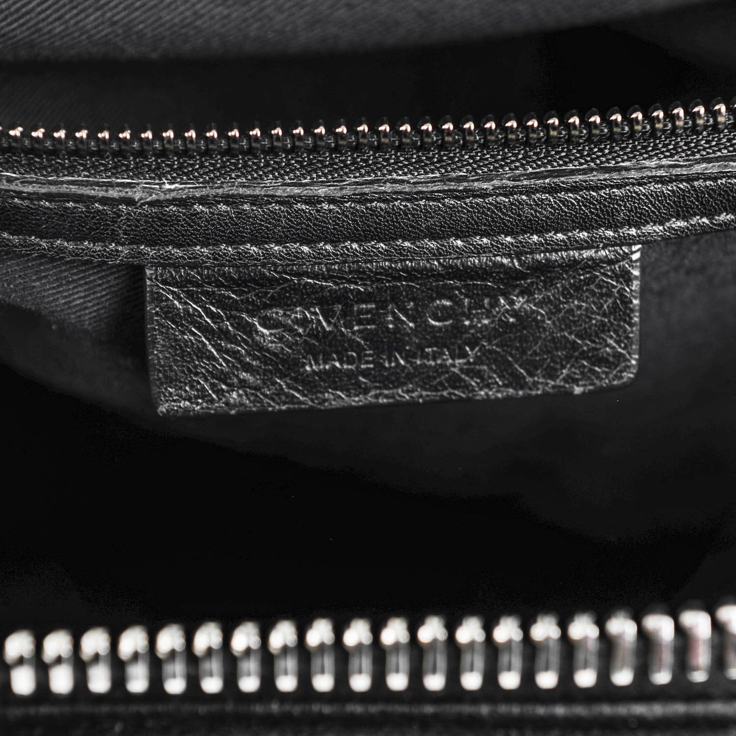 Sugar Goatskin Medium Antigona Black