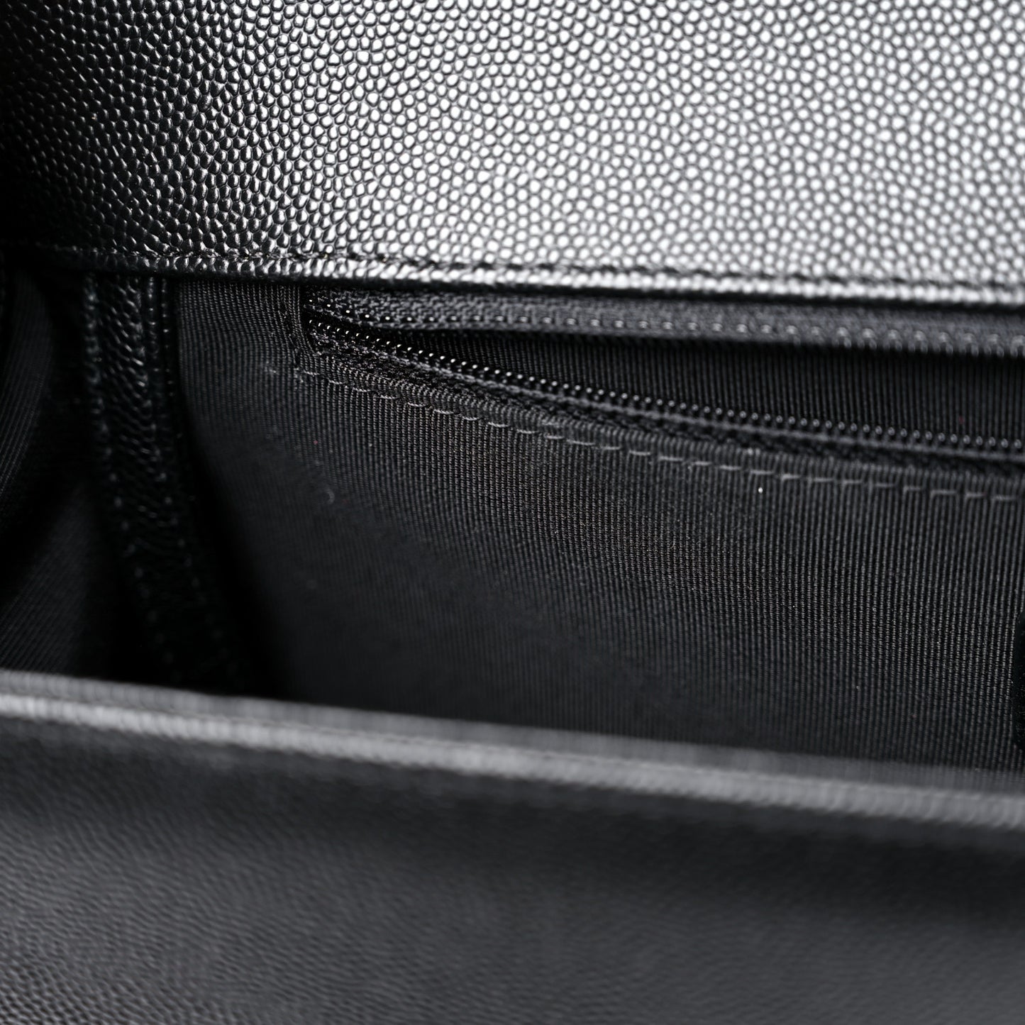 Caviar Quilted Large Boy Flap Black