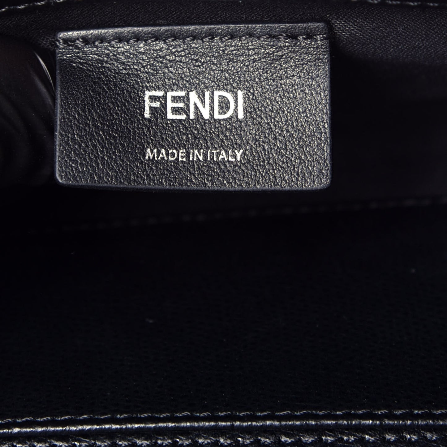 Vitello Cruise F is Fendi Wallet on Chain Black