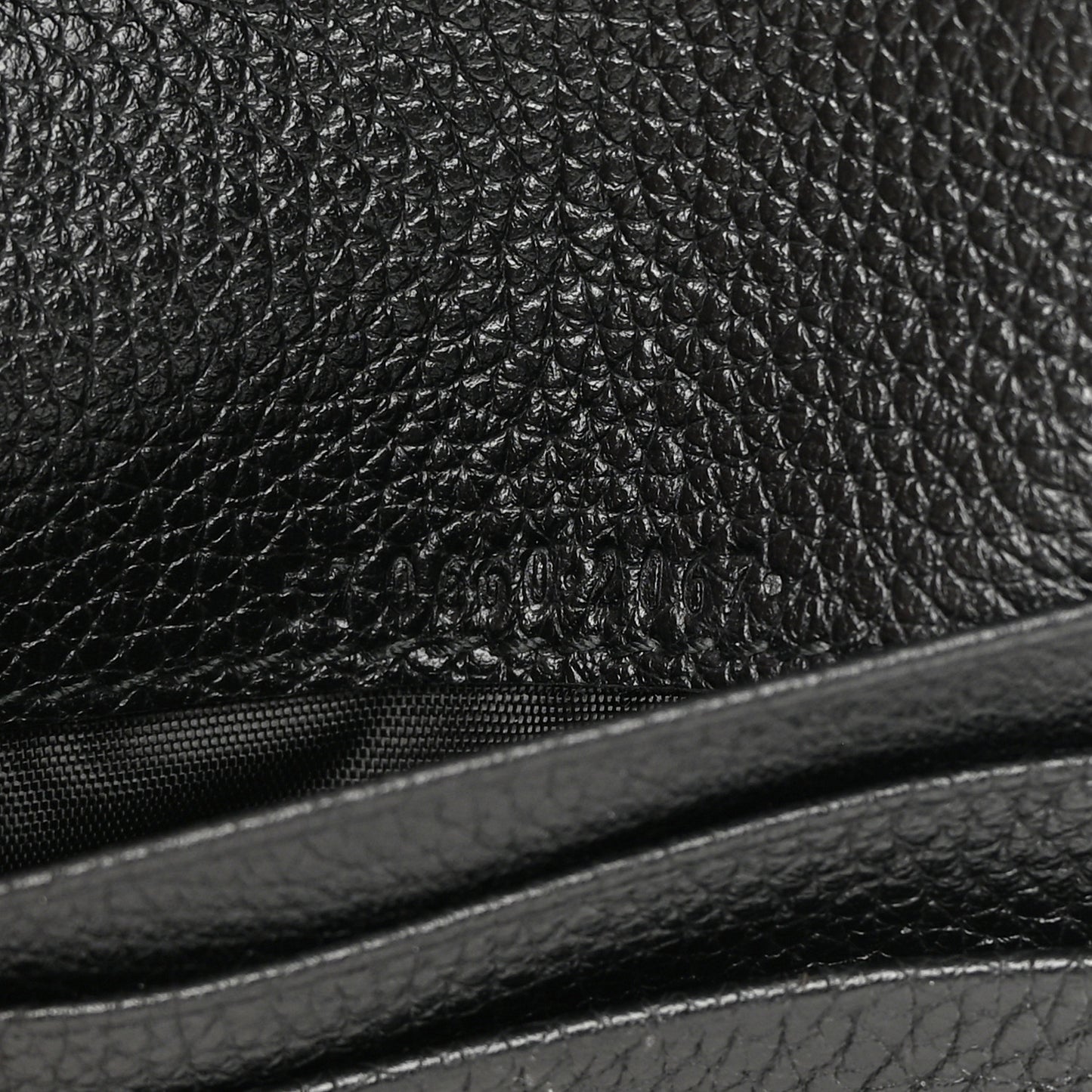 Grainy Calfskin Zumi Chain Card Case Wallet Black
