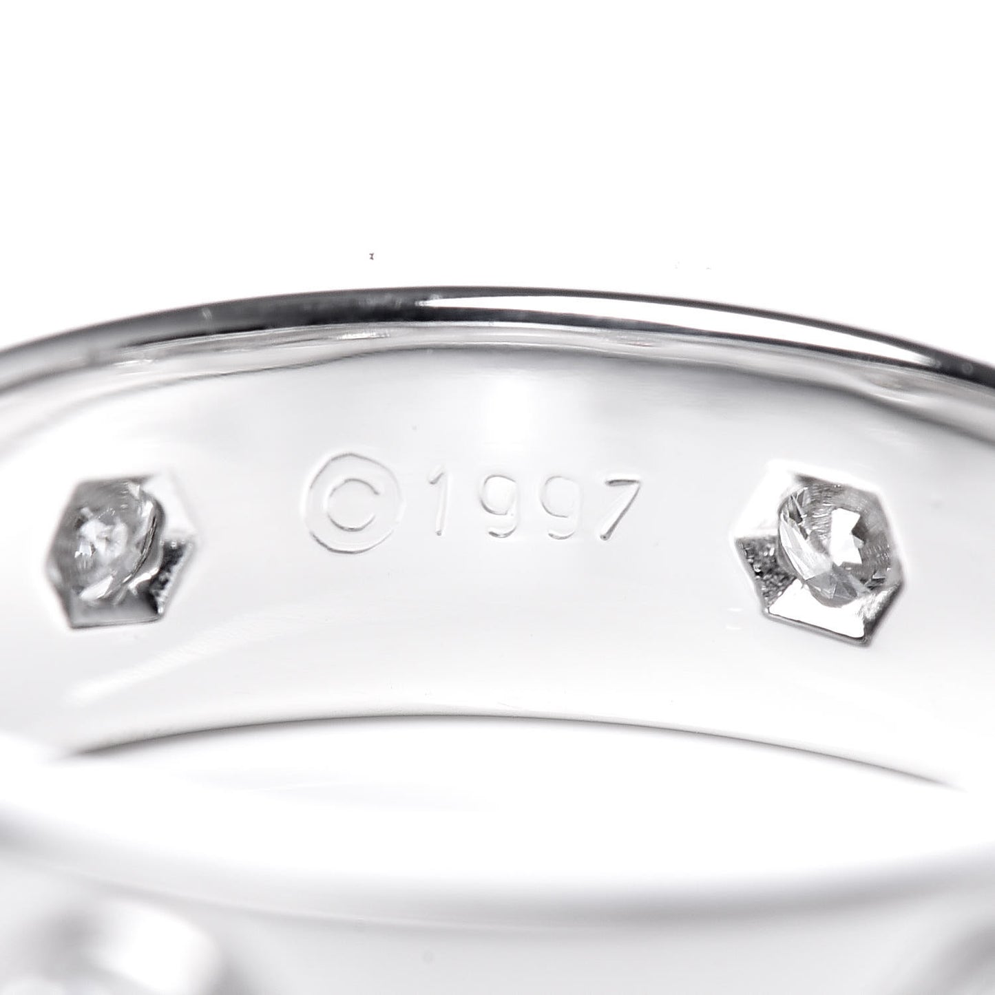 18K White Gold 6 Diamond 5.5mm LOVE Ring 52 6