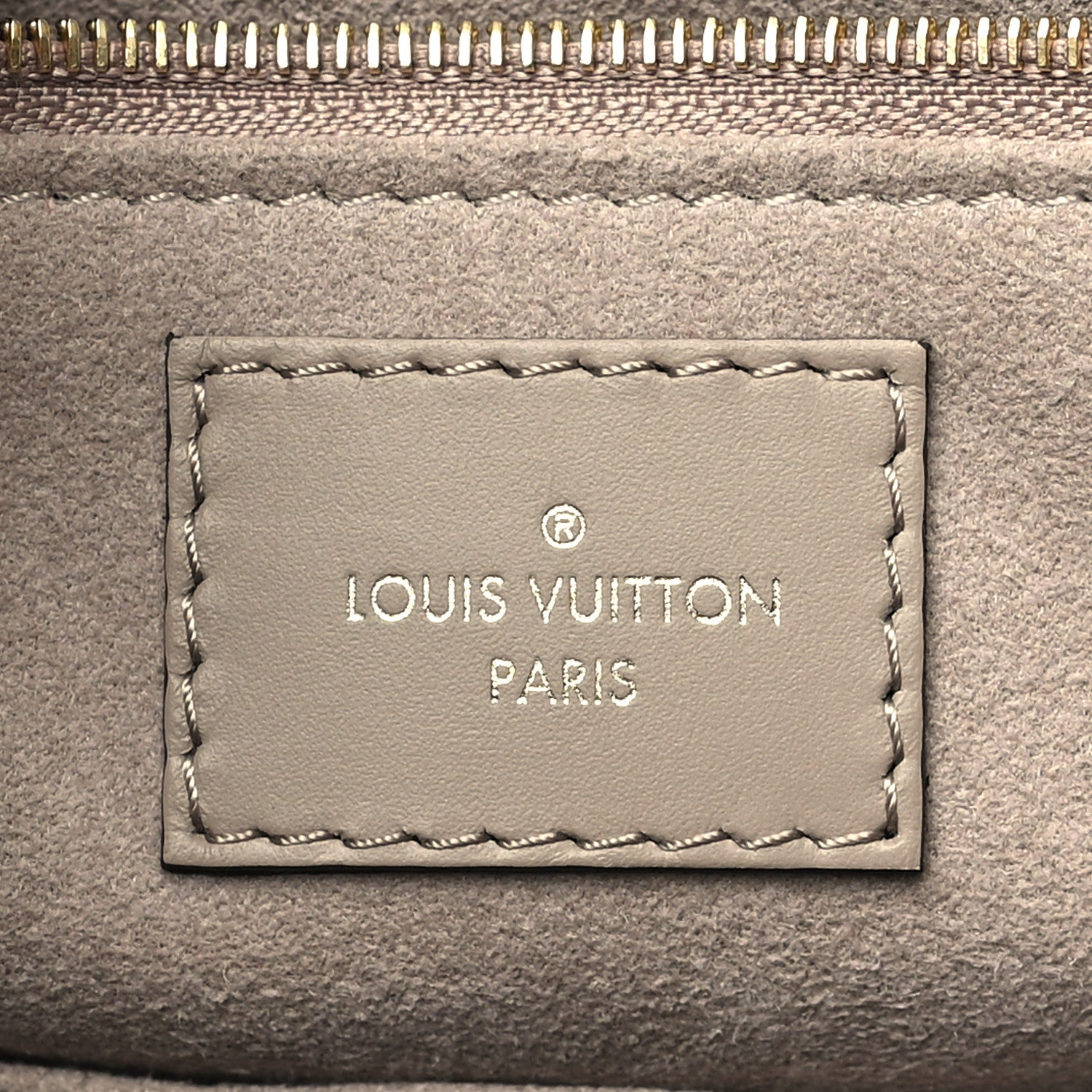 Louis Vuitton Empreinte Monogram Giant Onthego MM Tourterelle 6 of 8