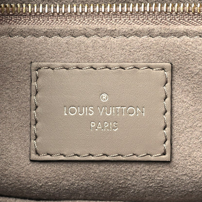 Louis Vuitton Empreinte Monogram Giant Onthego MM Tourterelle 6 of 8