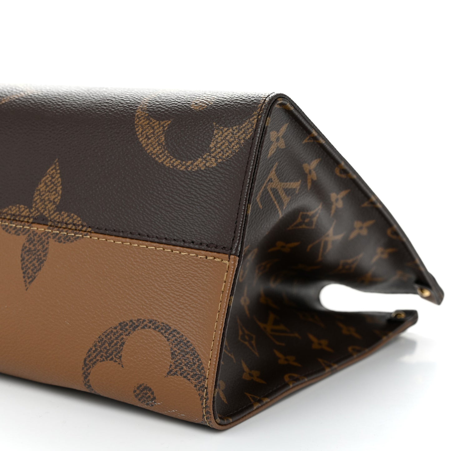 Reverse Monogram Giant Onthego MM