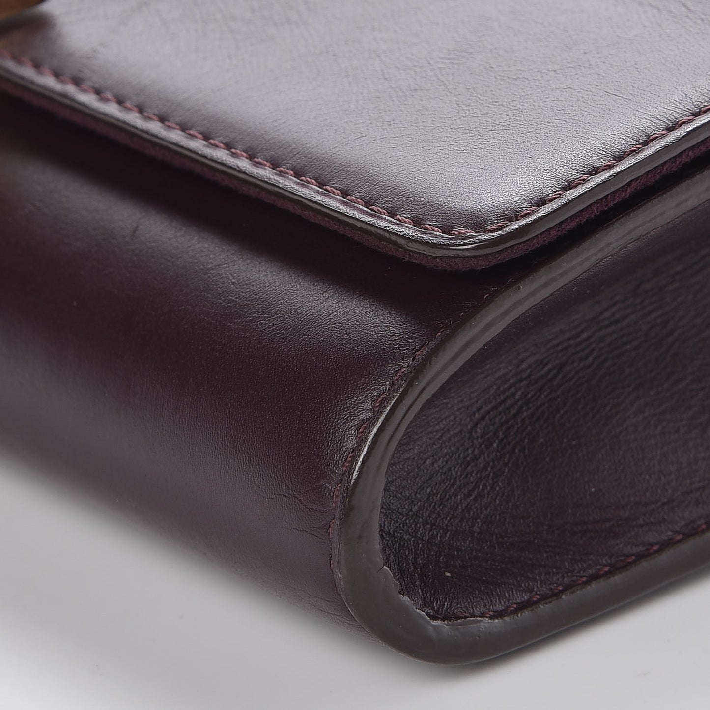 Calfskin Chain Louise GM Amarante