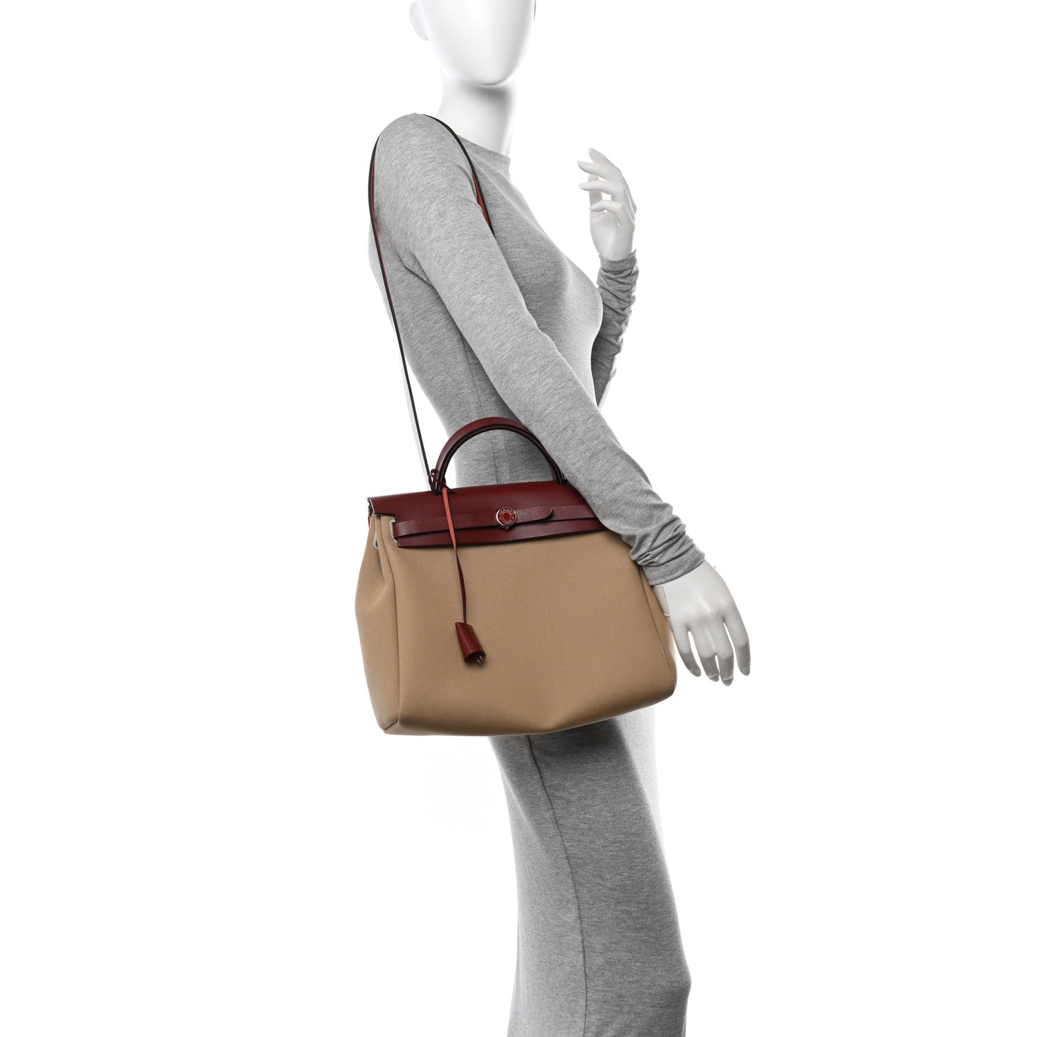 Hermes Toile Militaire Vache Hunter Laque Herbag Zip Retourne 31 PM Rouge H Beton 2 of 12