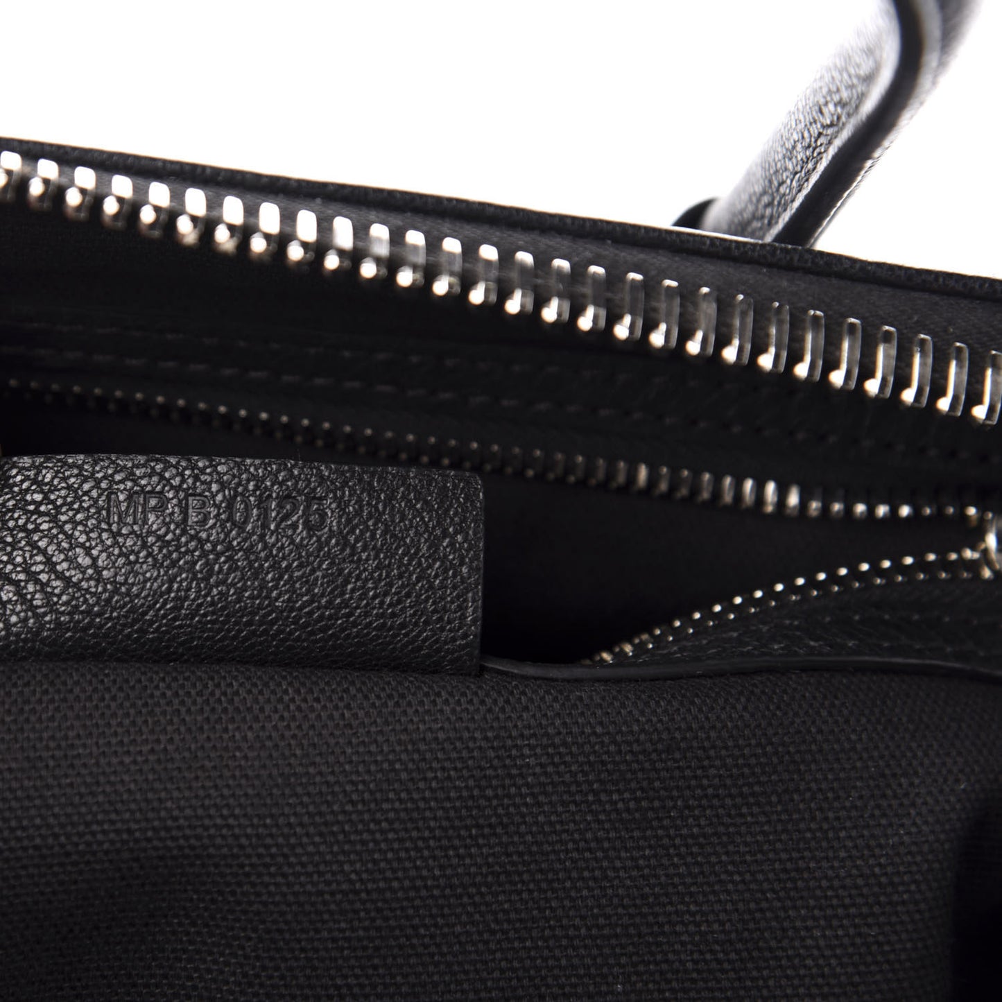 Sugar Goatskin Medium Antigona Black