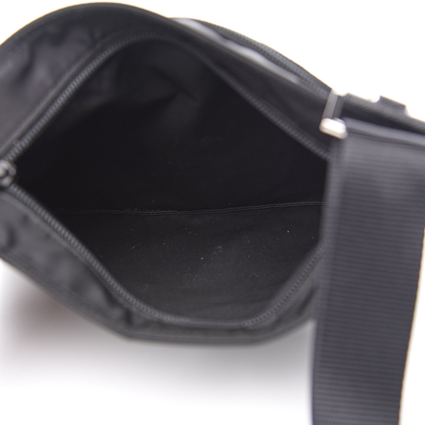 Nylon Flat Messenger Bag Black