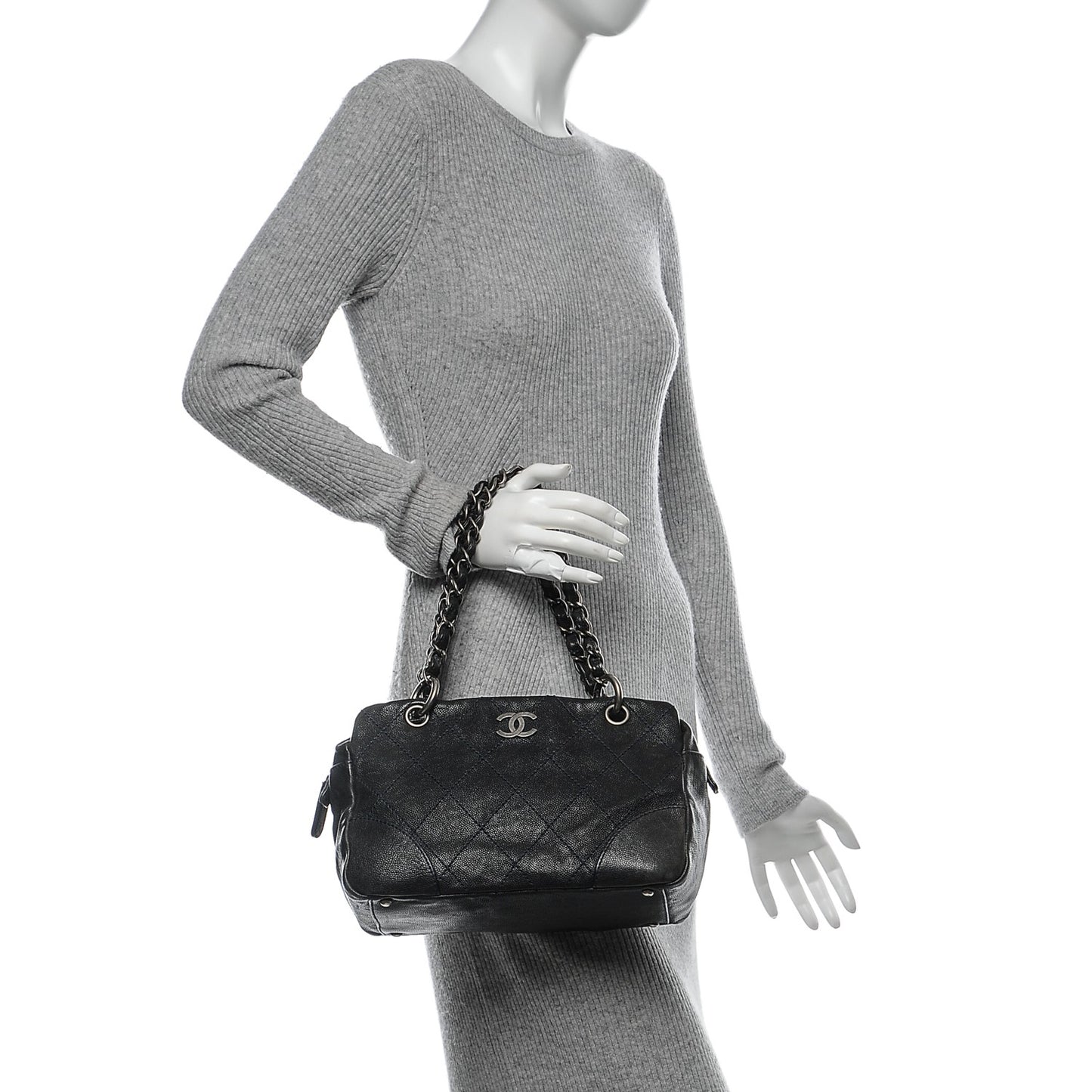 Distressed Caviar Outdoor Ligne Tote Navy