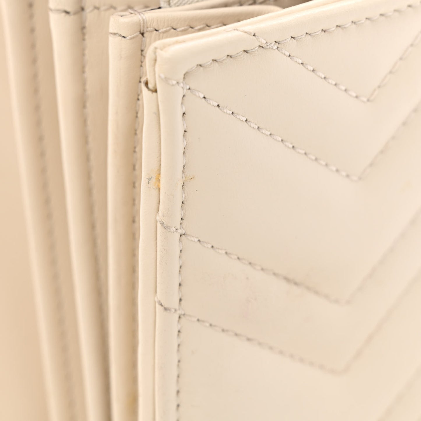Calfskin Matelasse GG Marmont Chain Wallet Mystic White
