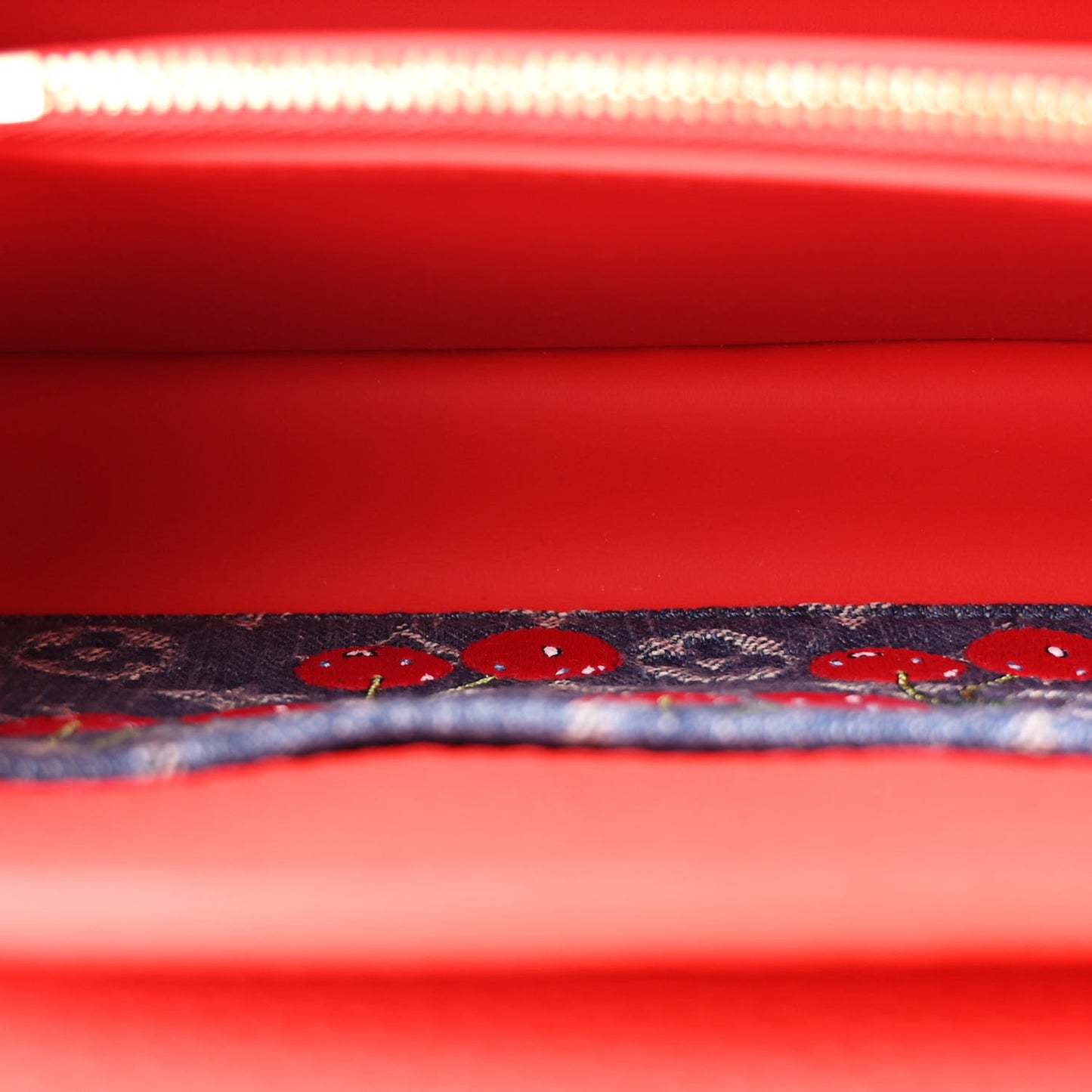 LV X TM Taurillon Cerises Capucines BB Rouge