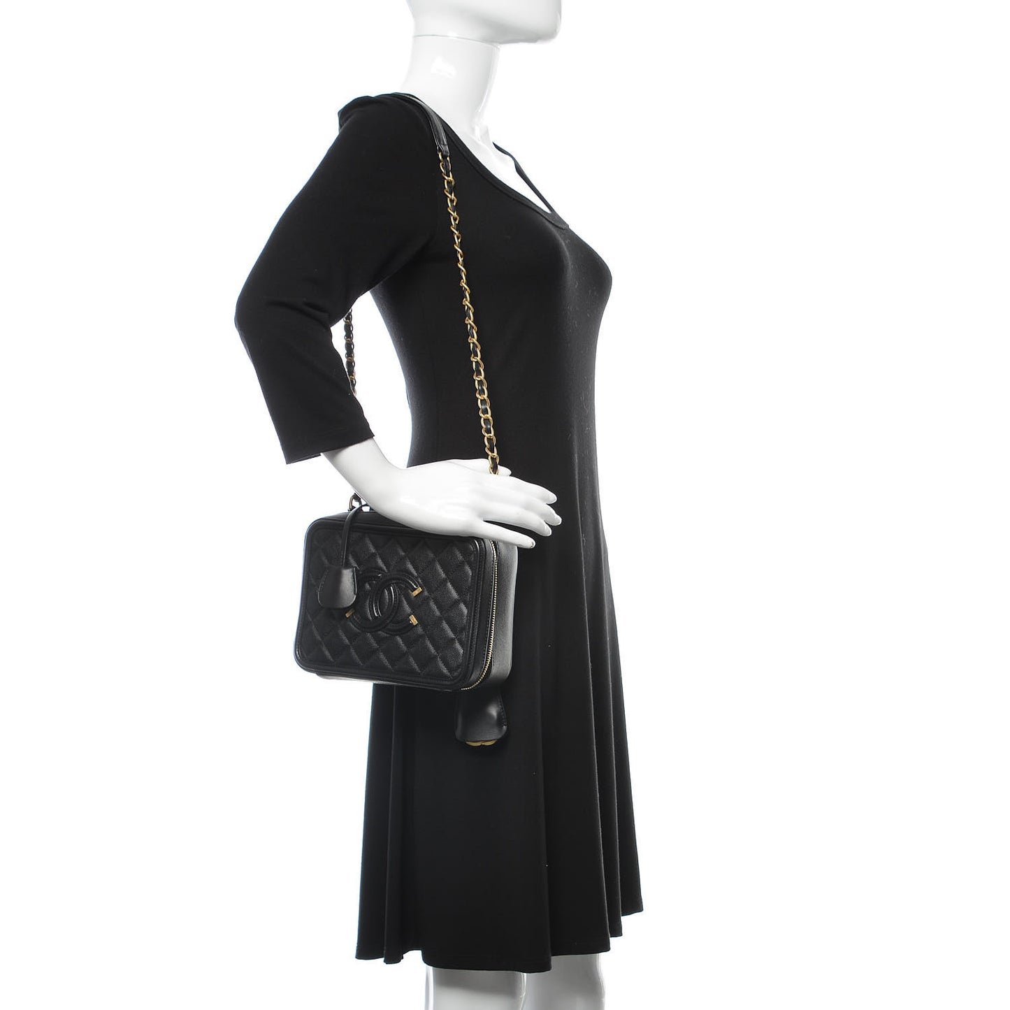 Caviar Quilted Medium CC Filigree Vanity Case Black
