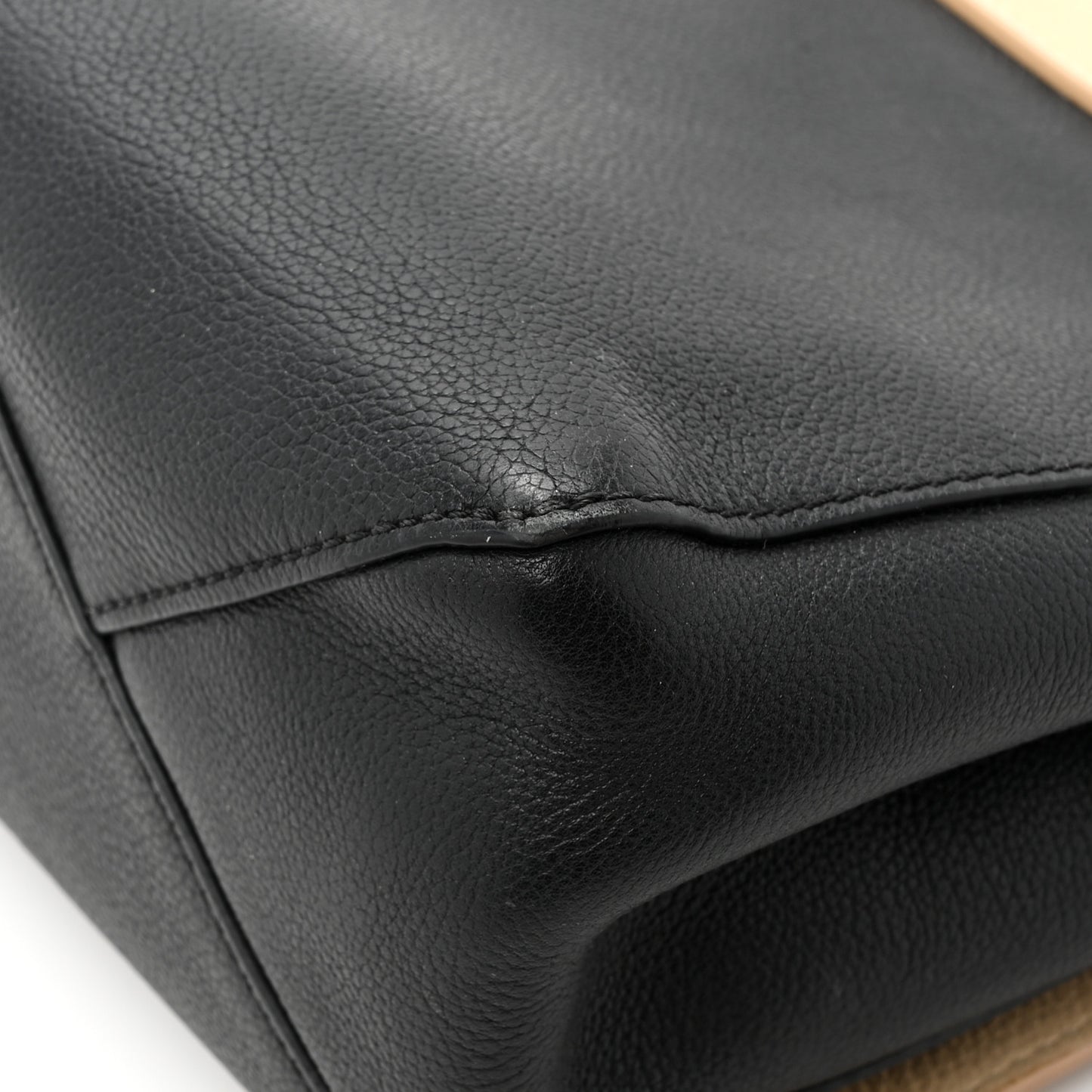Soft Calfskin Lockme II Top Handle Vanille Black