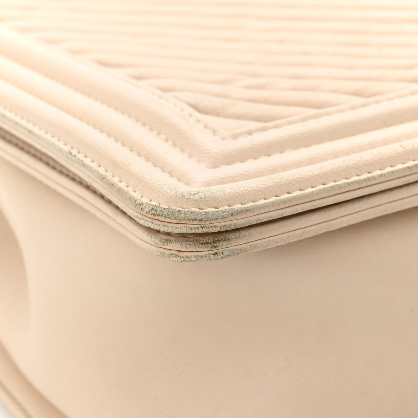 Lambskin Chevron New Medium Boy Flap Beige