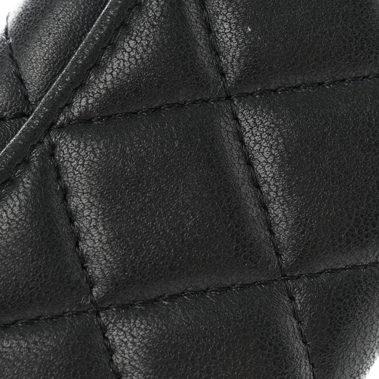 Lambskin Quilted 6 Key Holder Black