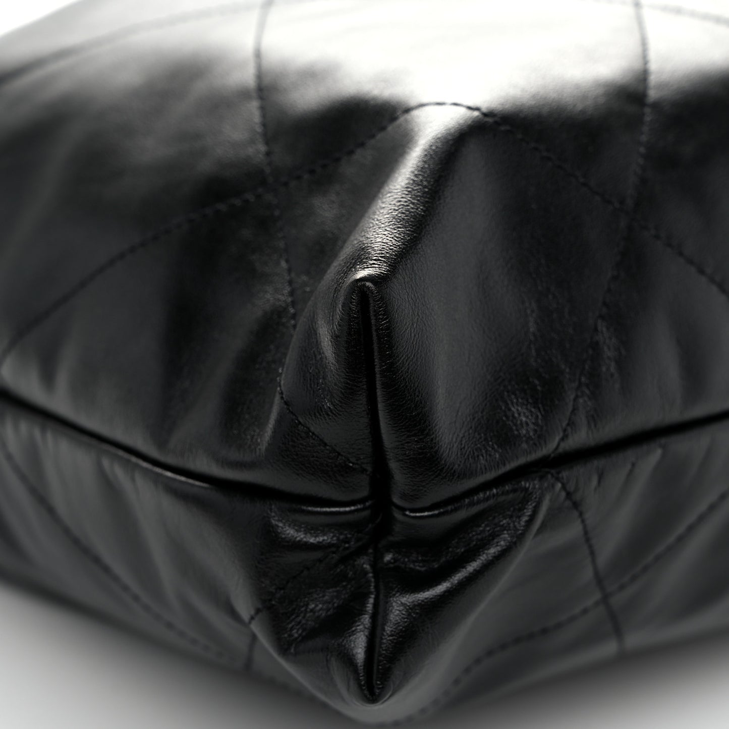 Shiny Calfskin Quilted Chanel 22 Black