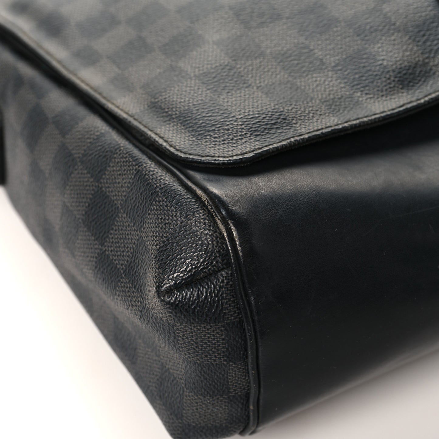 Damier Graphite Skyline Messenger PM