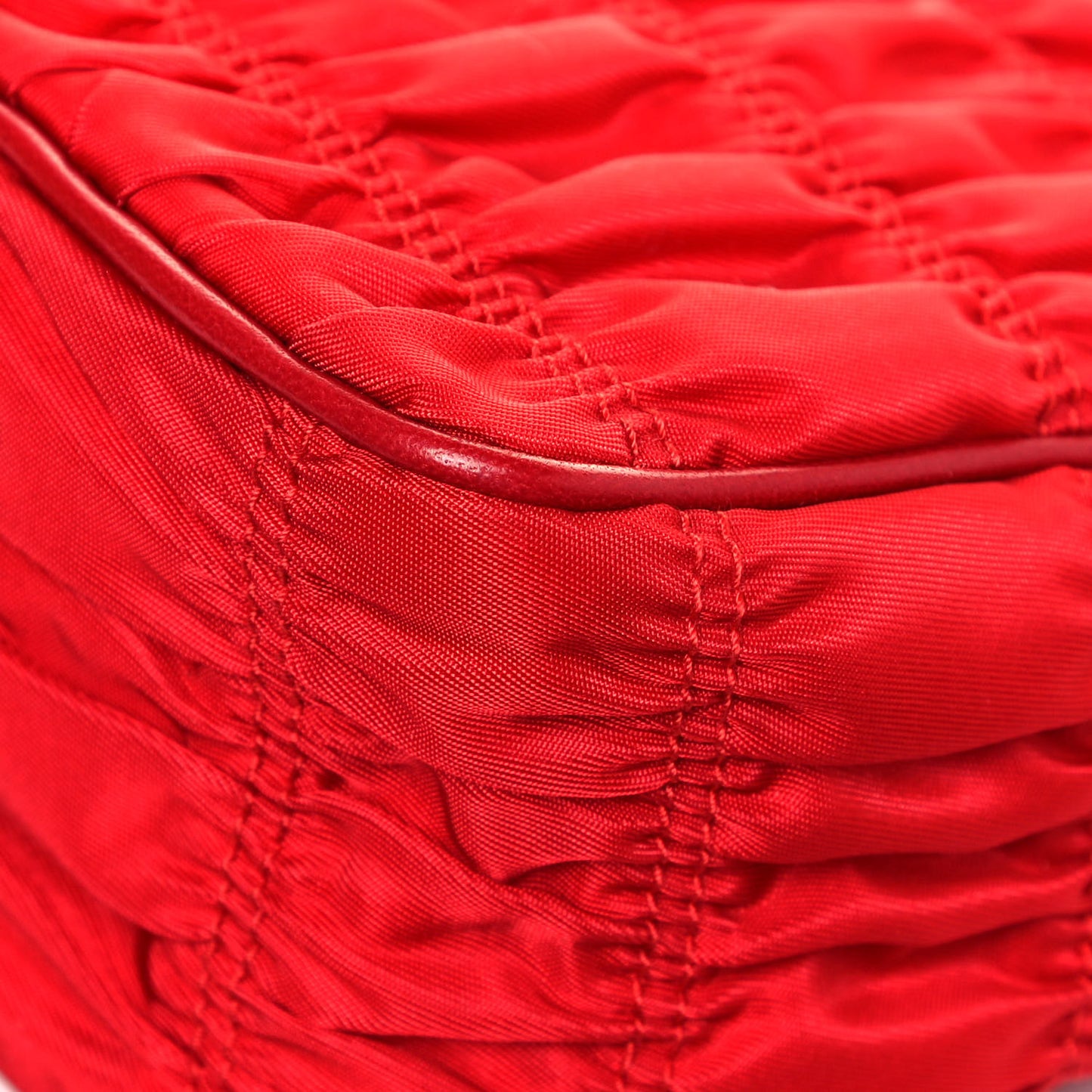 Tessuto Nylon Gaufre Shoulder Bag Rosso