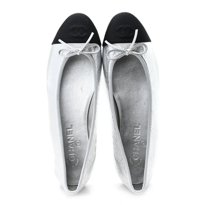 Chanel Laminated Crumpled Lambskin Grosgrain Cap Toe CC Ballerina Flats 41 Silver Black 2 of 11