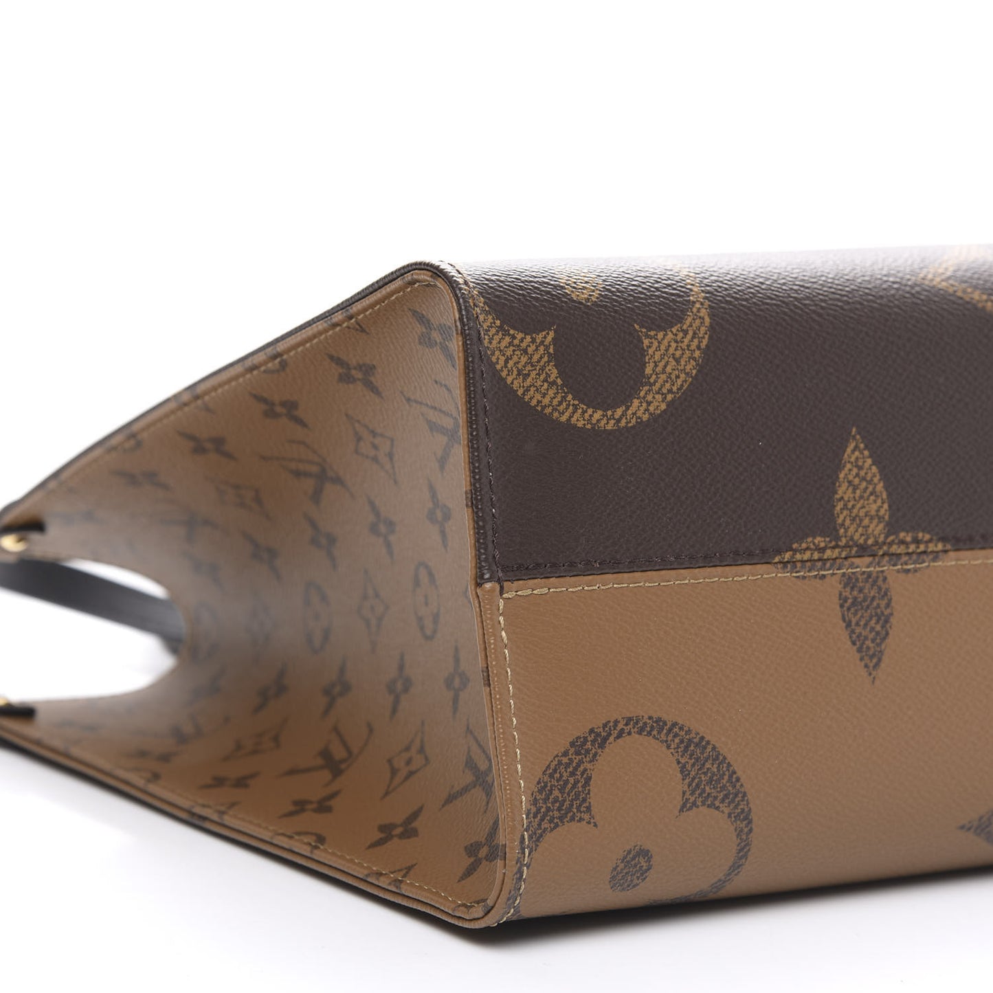 Reverse Monogram Giant Onthego MM
