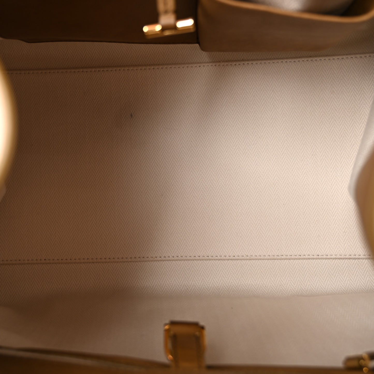 Polished Saddle Calfskin Soft Margaux 15 Muschio