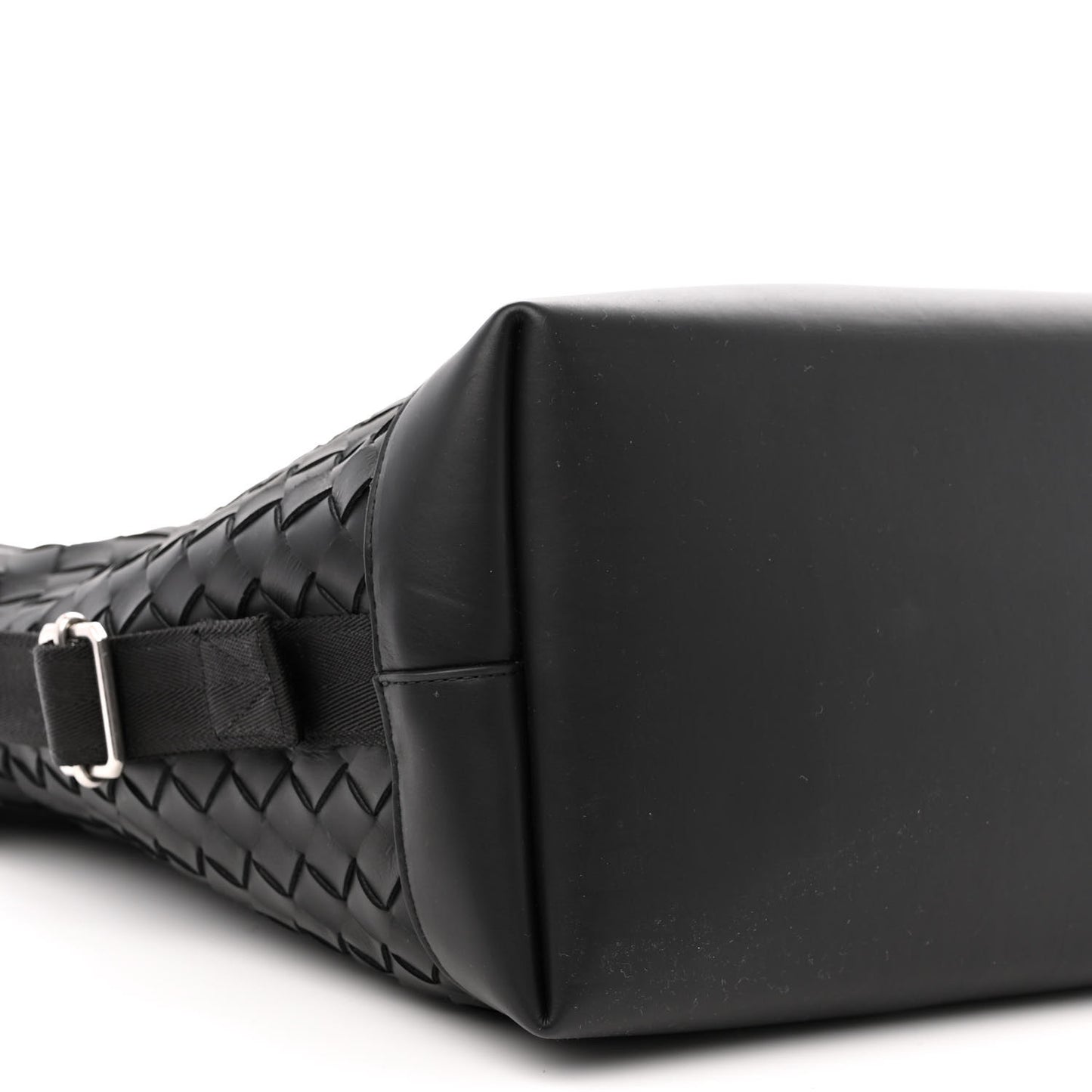 Calfskin Intrecciato Zipped Tote Black