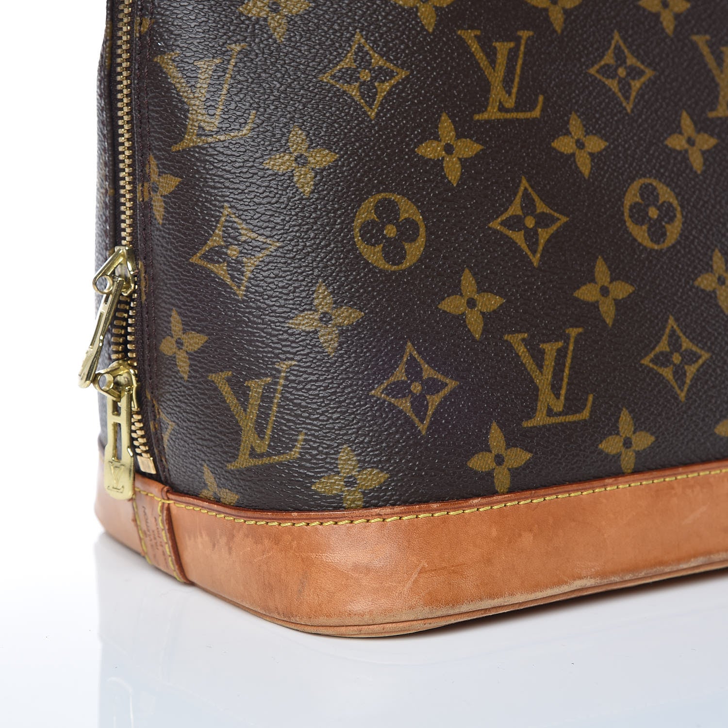 Louis Vuitton Monogram Alma PM 13 of 18