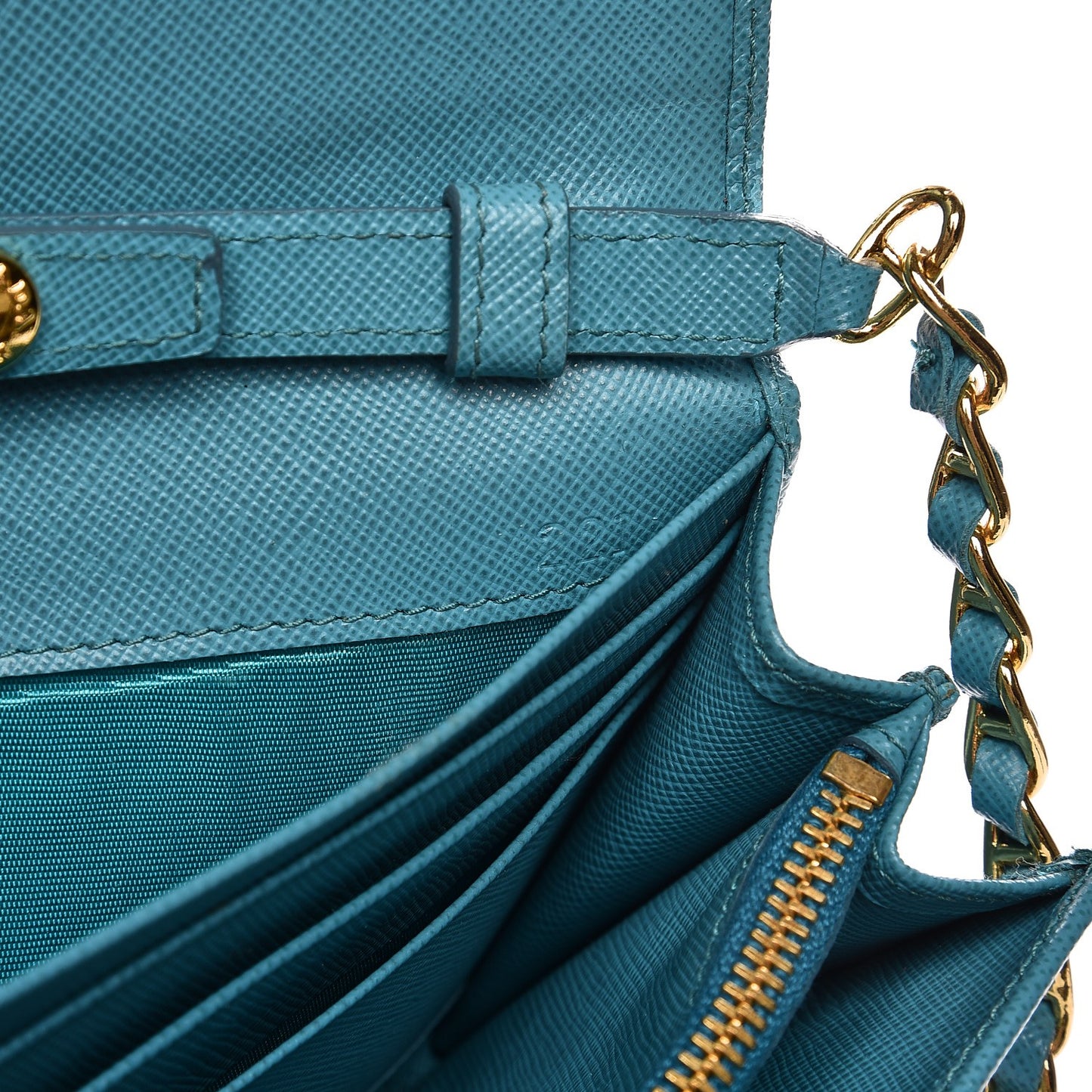 Saffiano Metal Oro Chain Wallet Turchese