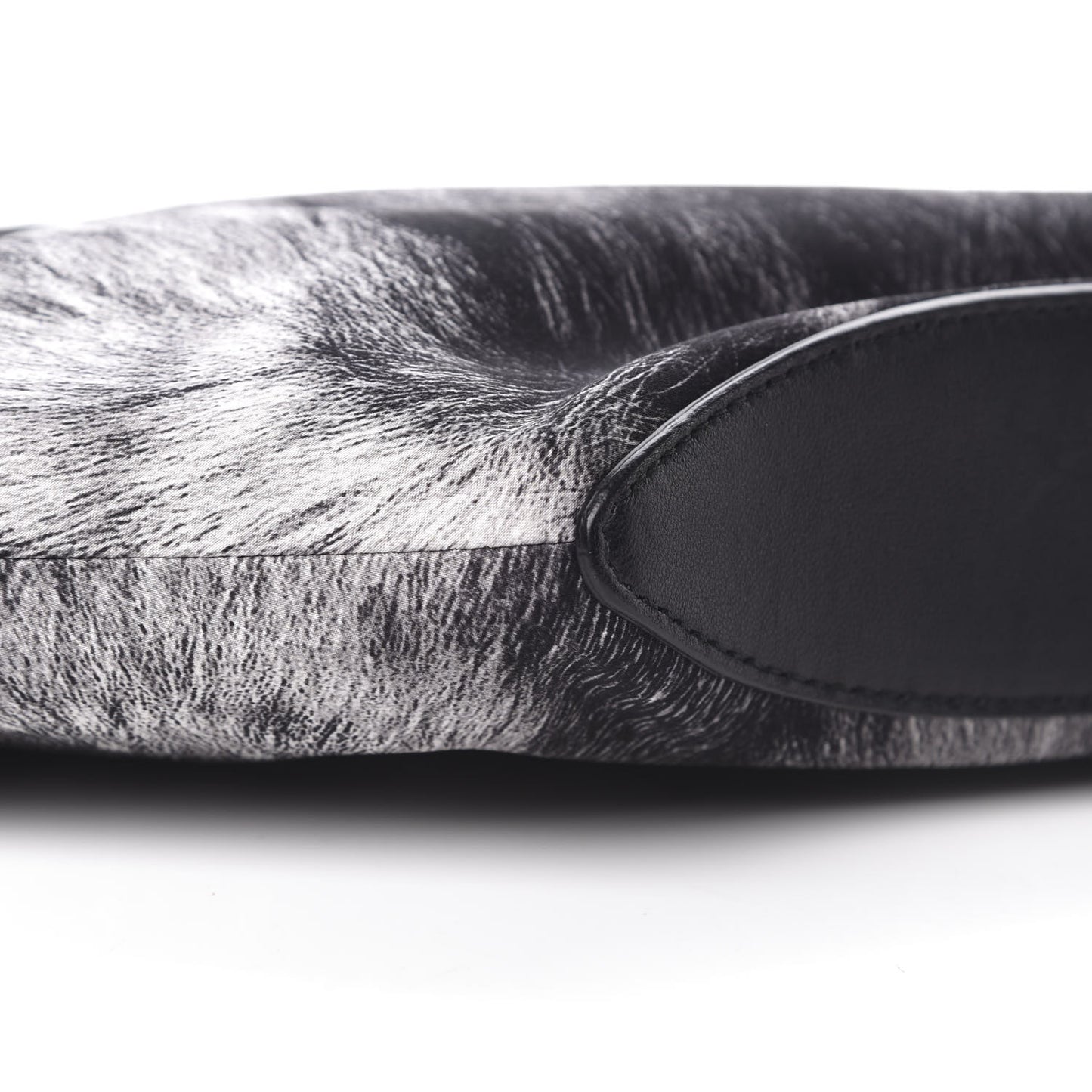 Silk Fur Print De Manta Clutch Black Grey