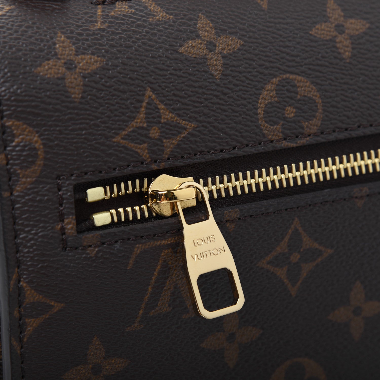 Louis Vuitton Monogram Pochette Metis 14 of 20