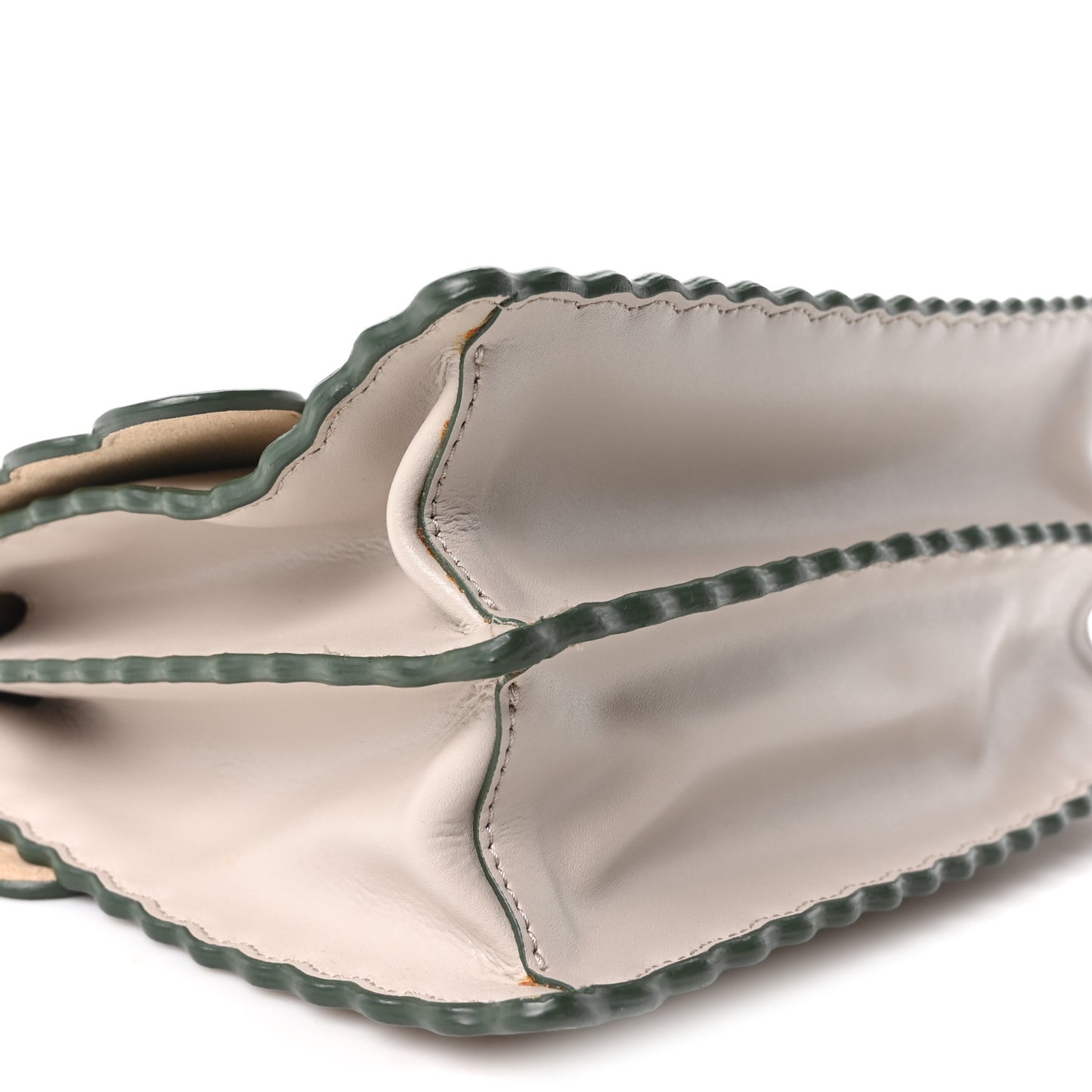 Vitello Liberty Scalloped Studded Kan I Shoulder Bag Grigio Polvere